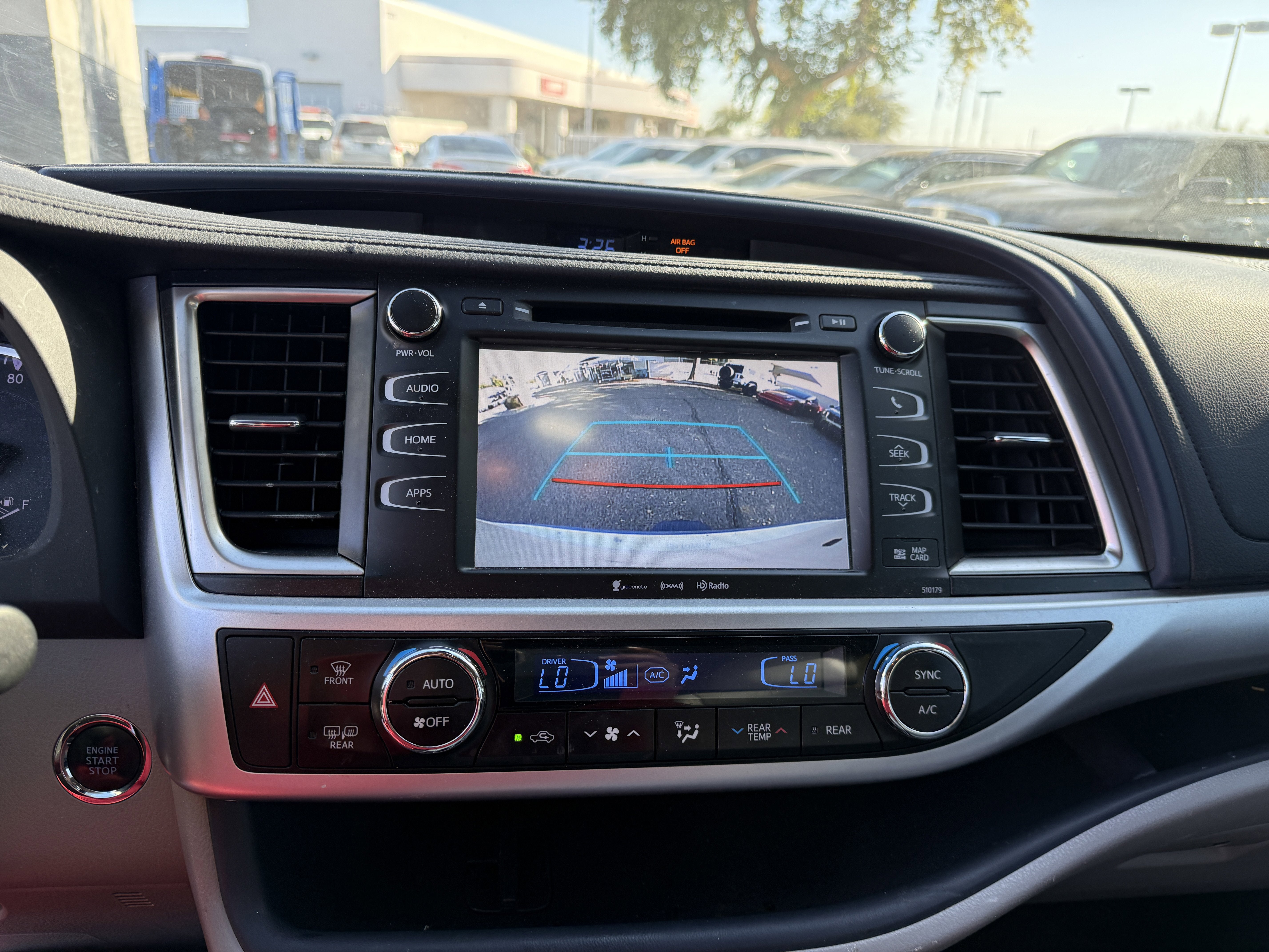 2018 Toyota Highlander SE* LOW MILES/ CLN CARFAX