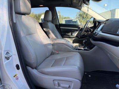 2018 Toyota Highlander SE* LOW MILES/ CLN CARFAX