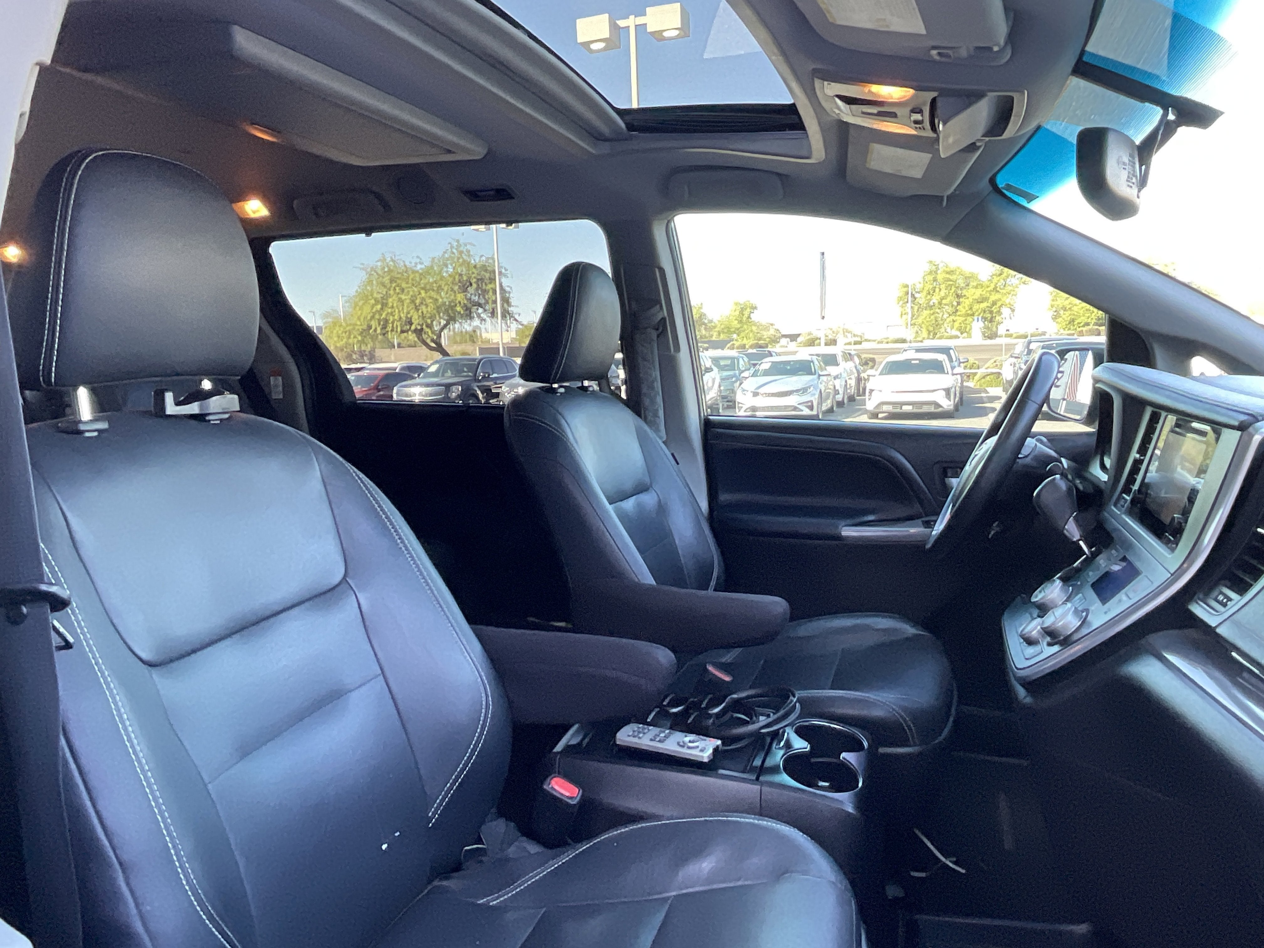 2016 Toyota Sienna SE Premium**1 OWNER CLN CF