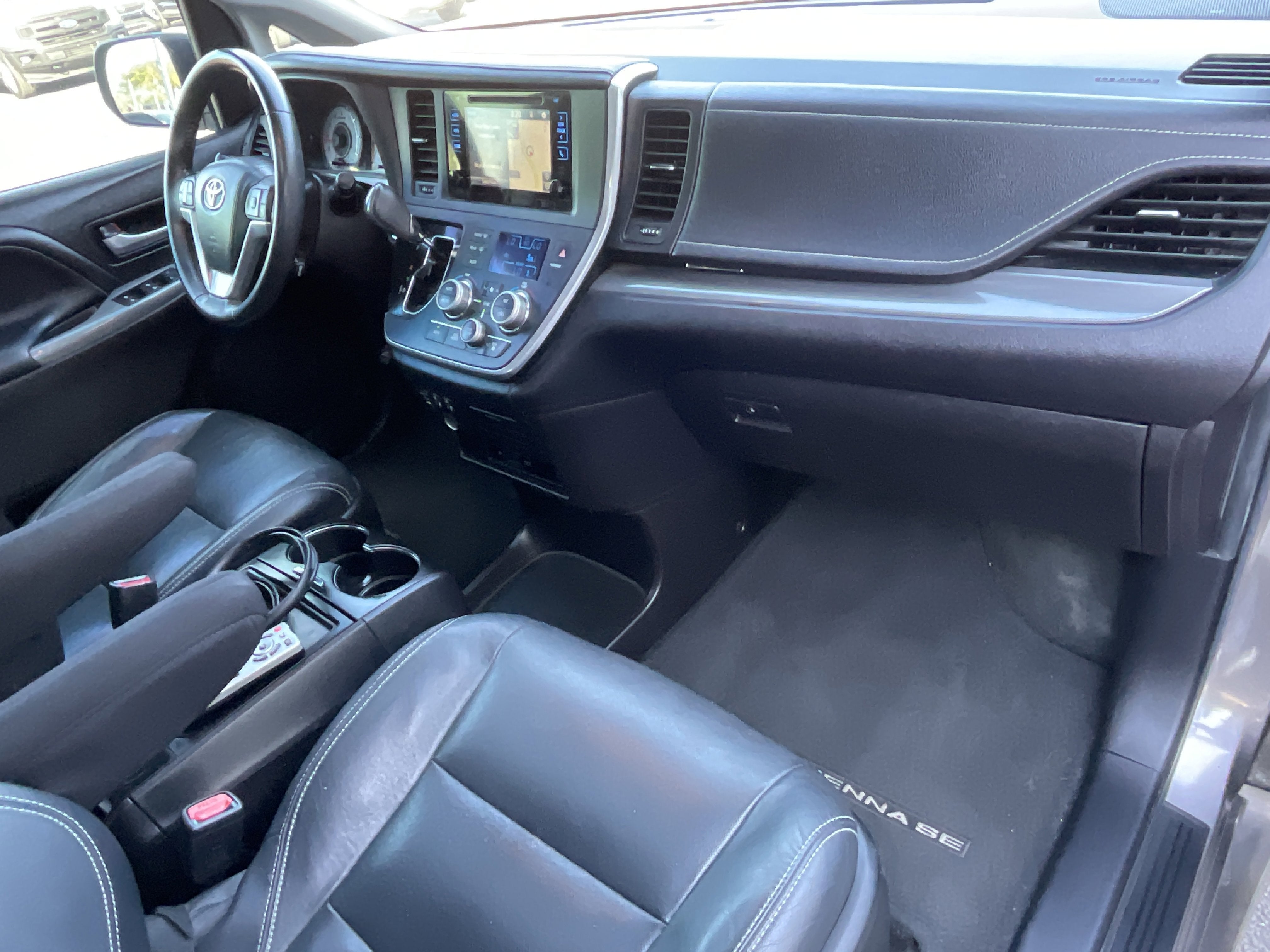 2016 Toyota Sienna SE Premium**1 OWNER CLN CF