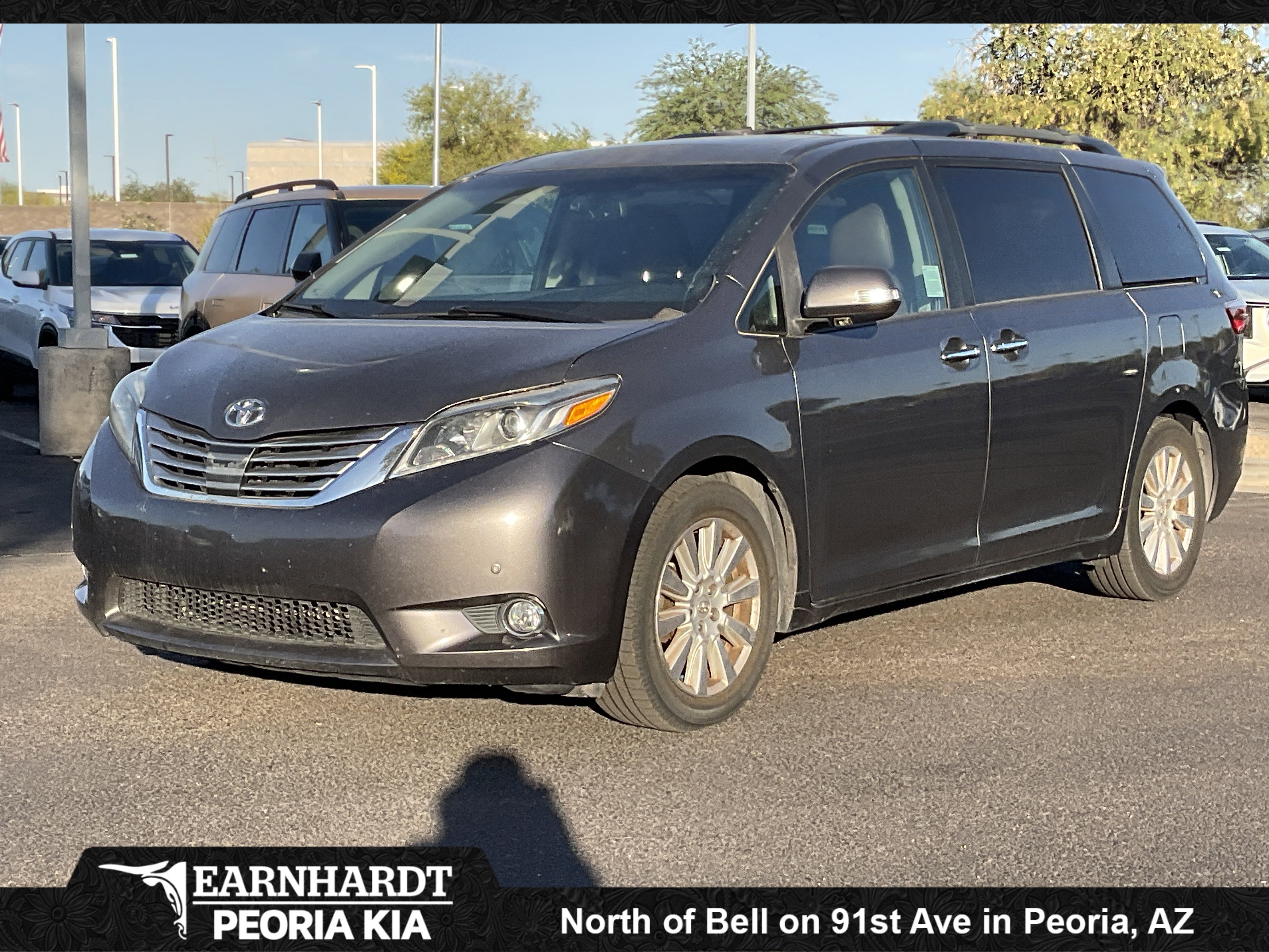 2017 Toyota Sienna Limited Premium* LOW MILES