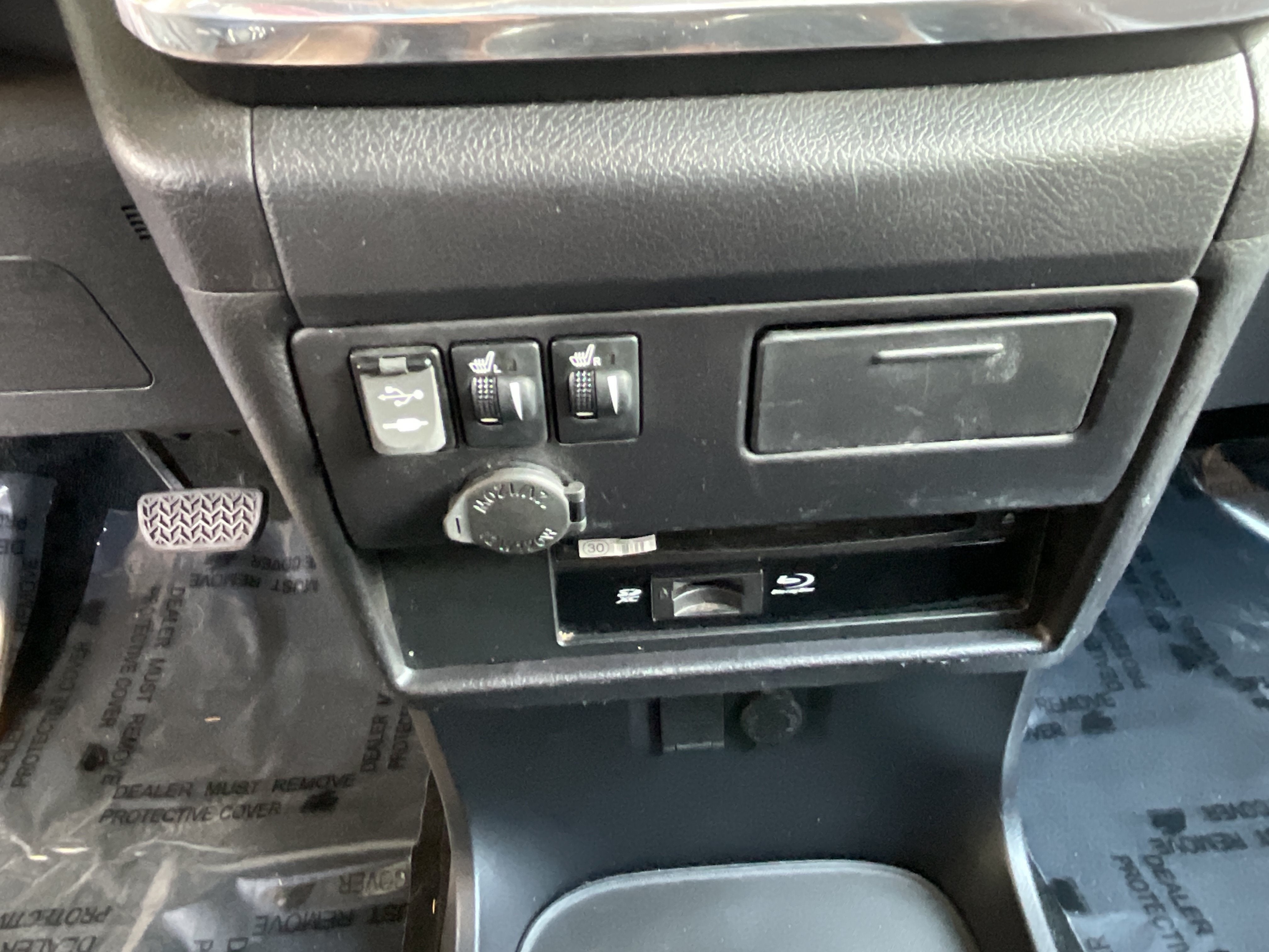 2017 Toyota Sienna Limited Premium* LOW MILES