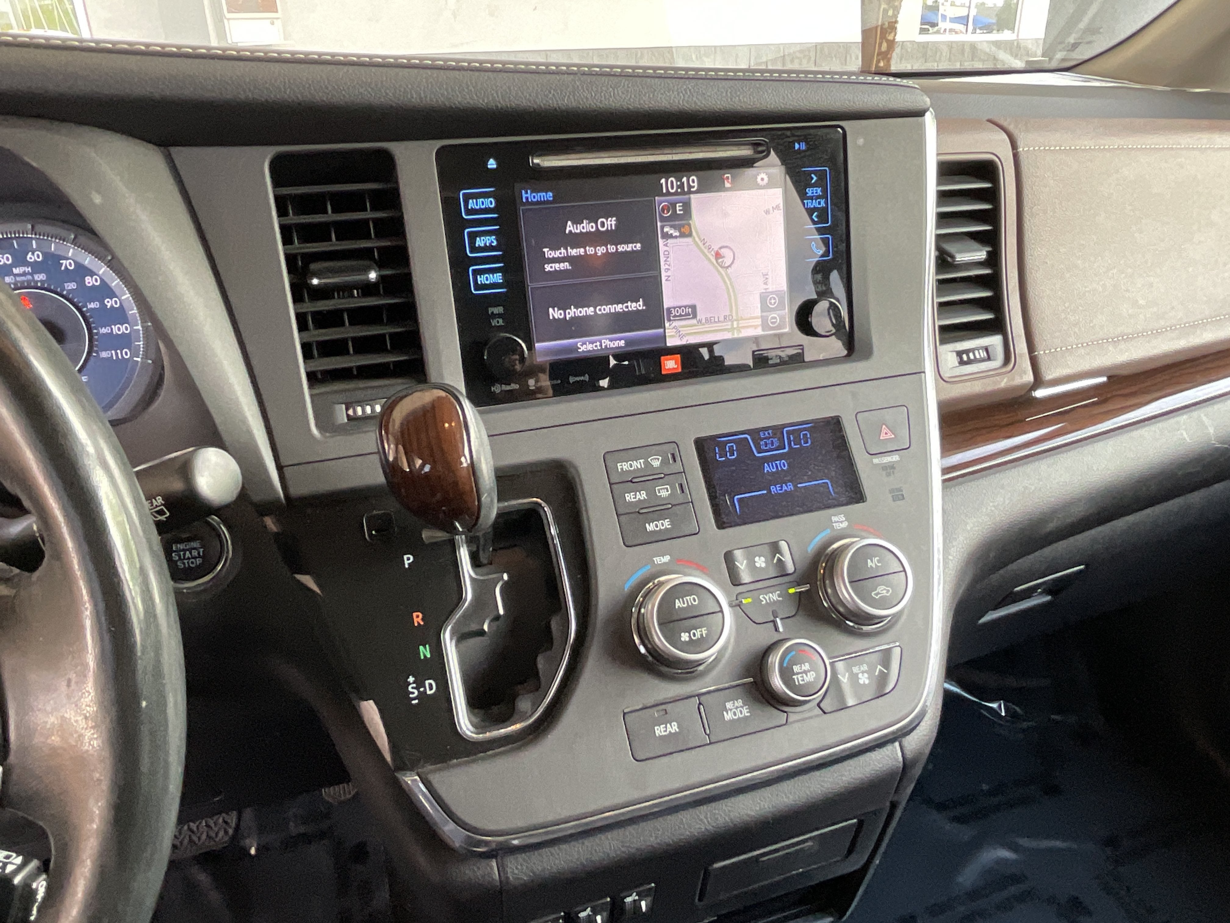 2017 Toyota Sienna Limited Premium* LOW MILES