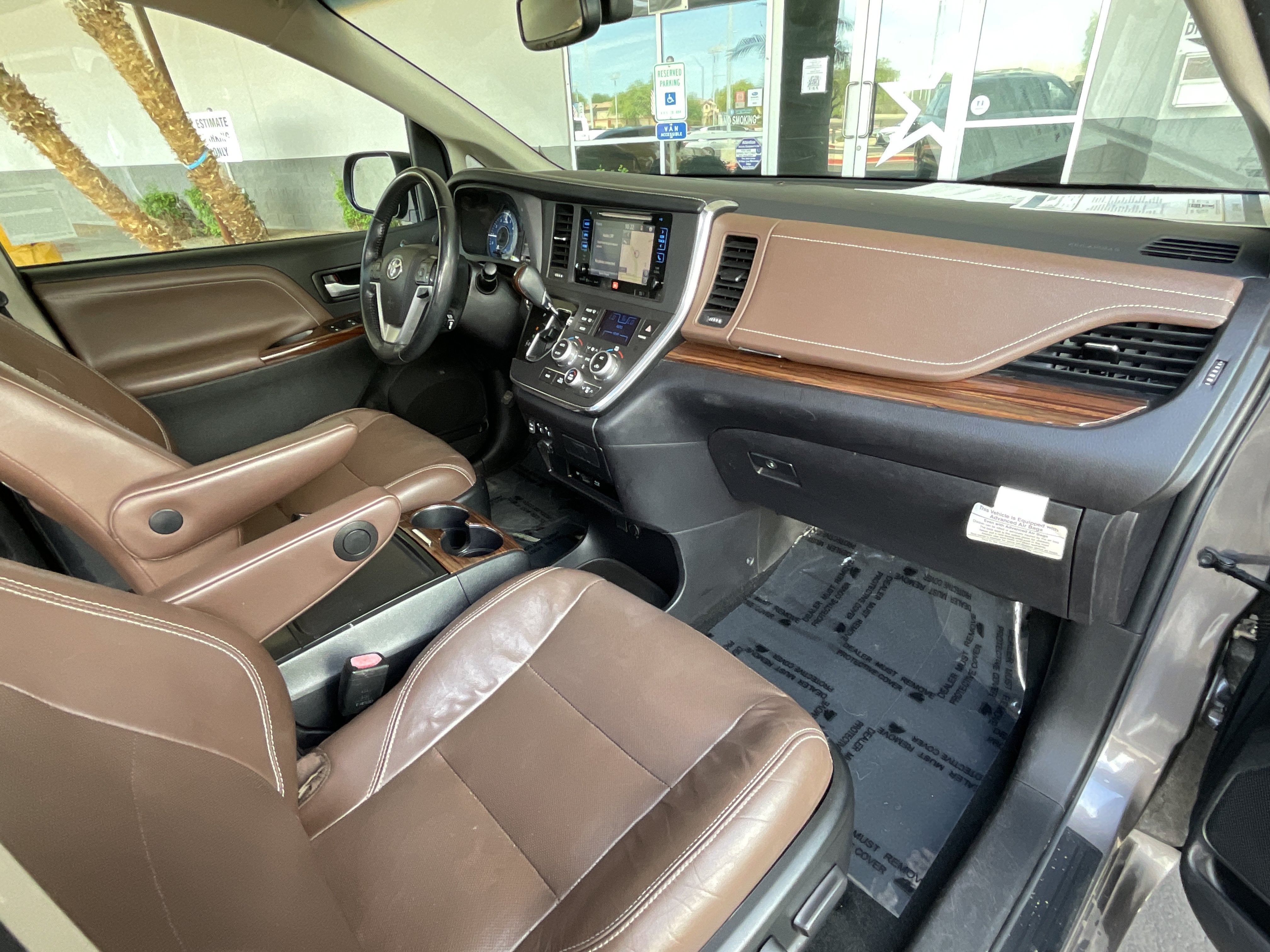 2017 Toyota Sienna Limited Premium* LOW MILES