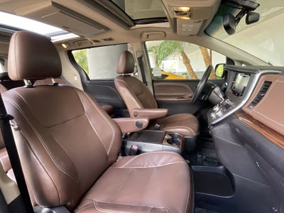 2017 Toyota Sienna Limited Premium* LOW MILES