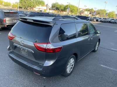 2017 Toyota Sienna Limited Premium* LOW MILES