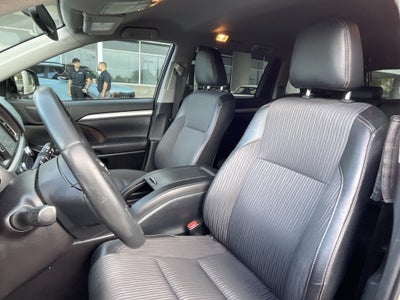 2016 Toyota Highlander LE