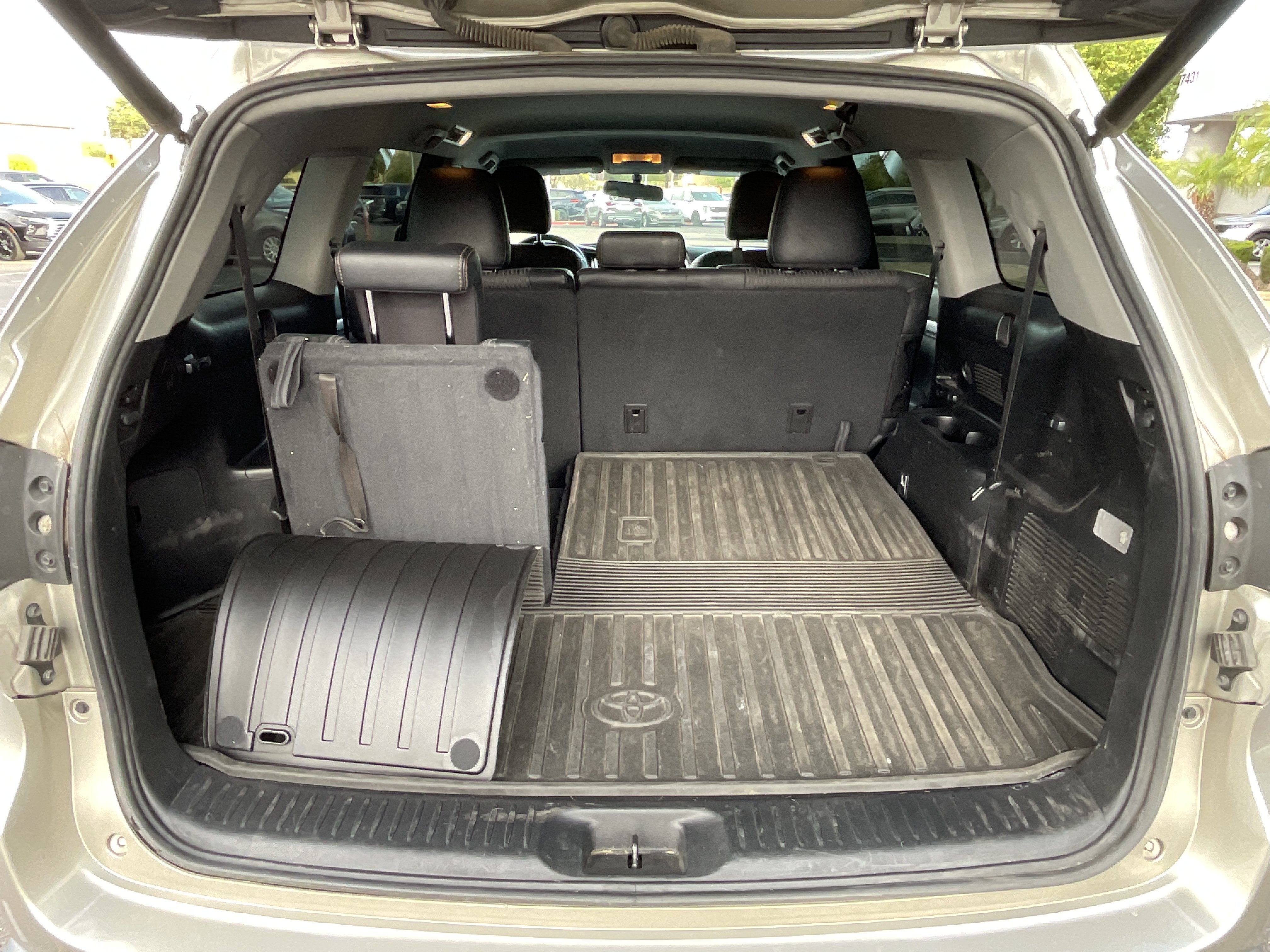 2016 Toyota Highlander LE