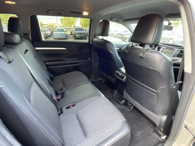 2016 Toyota Highlander LE