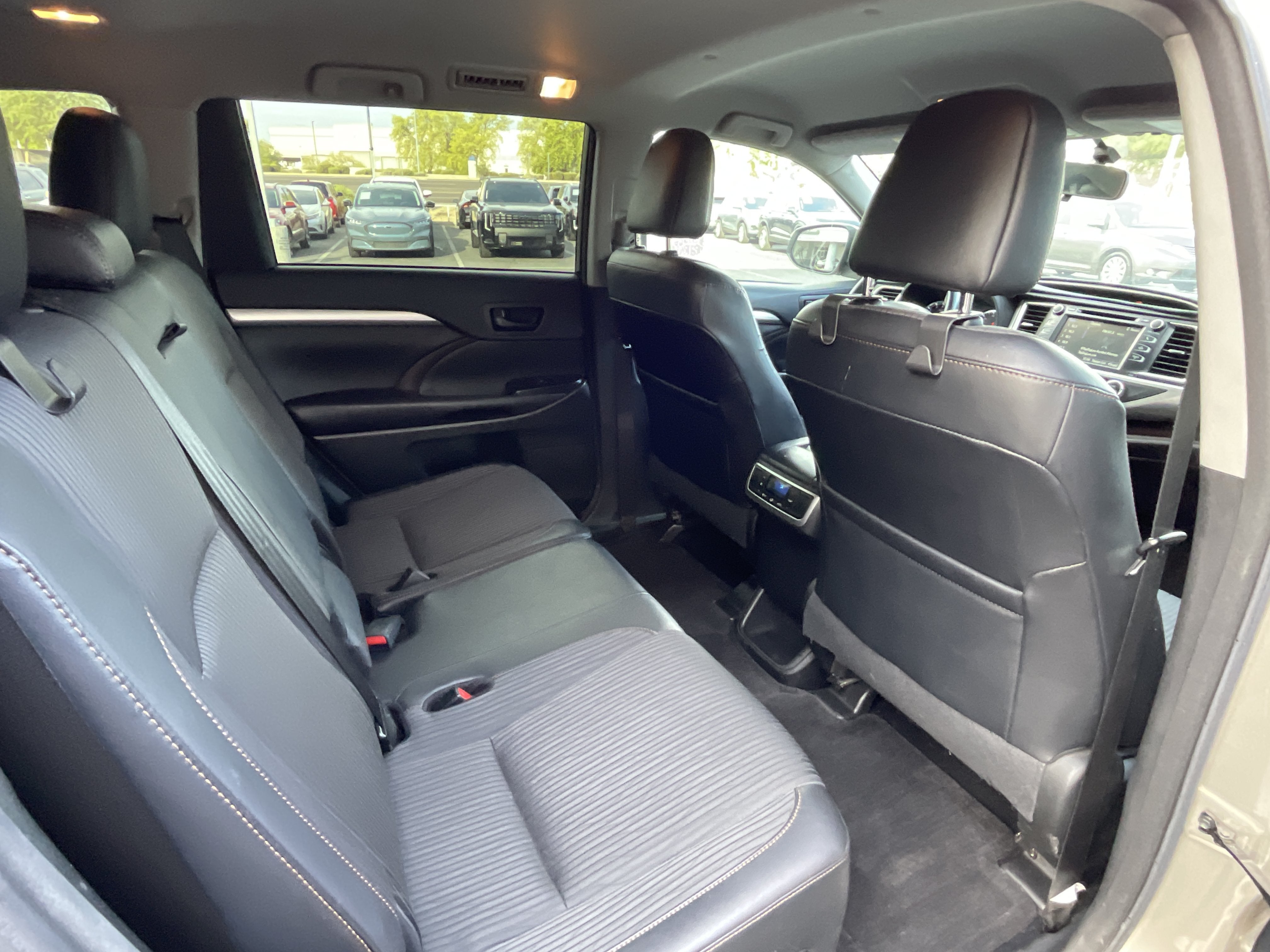 2016 Toyota Highlander LE