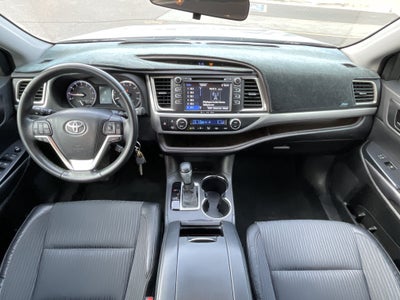 2016 Toyota Highlander LE