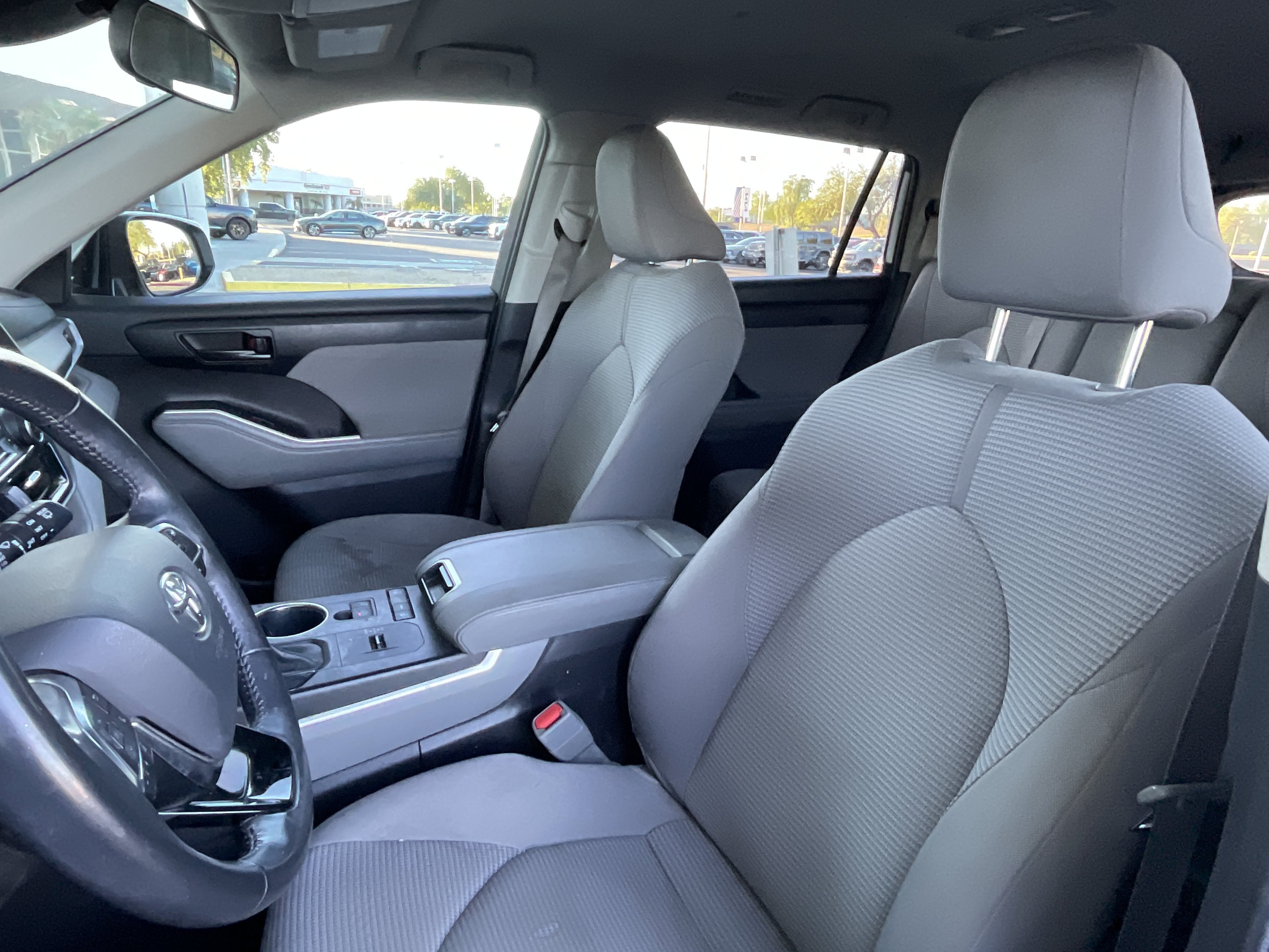 2021 Toyota Highlander LE
