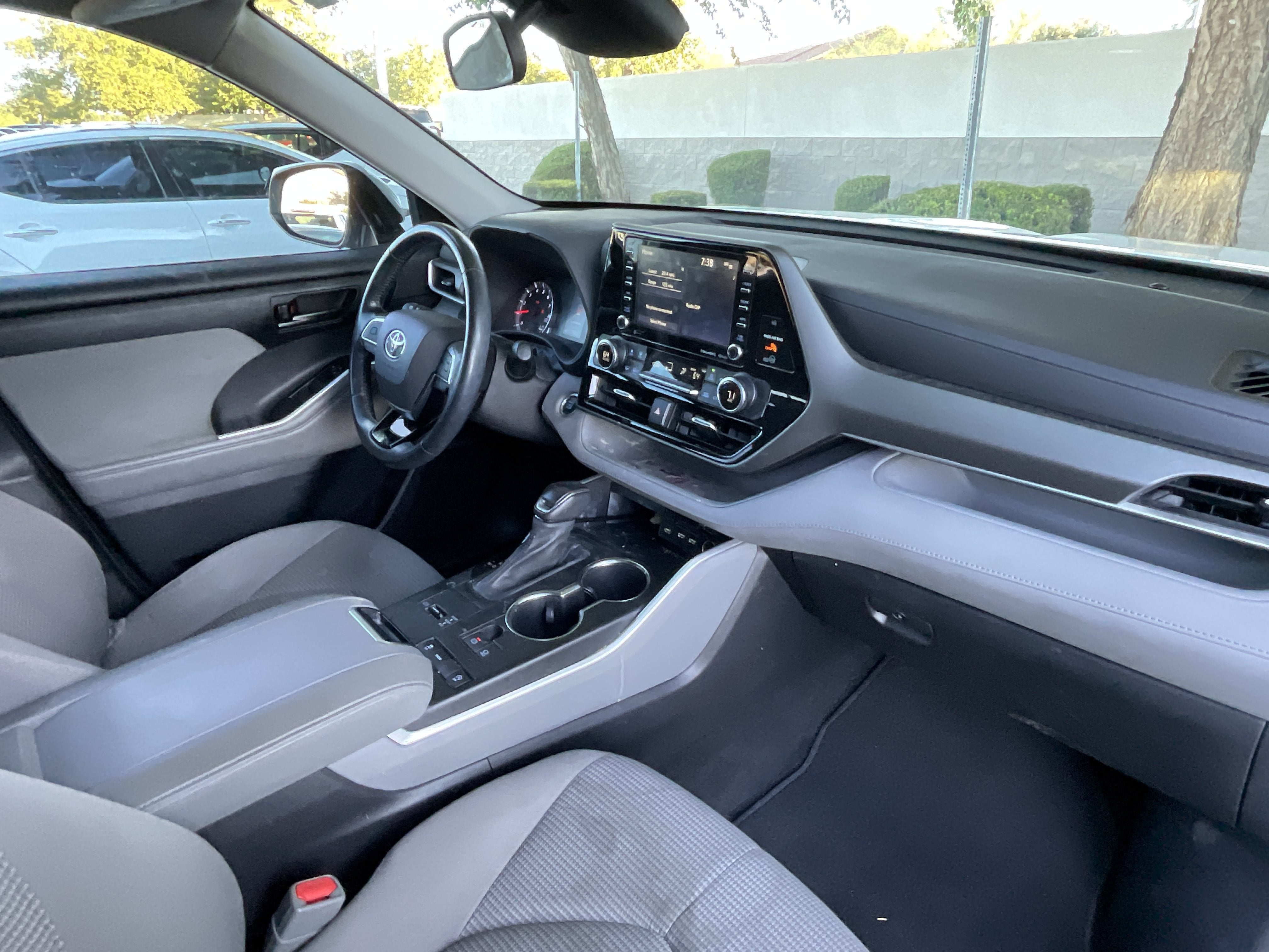 2021 Toyota Highlander LE