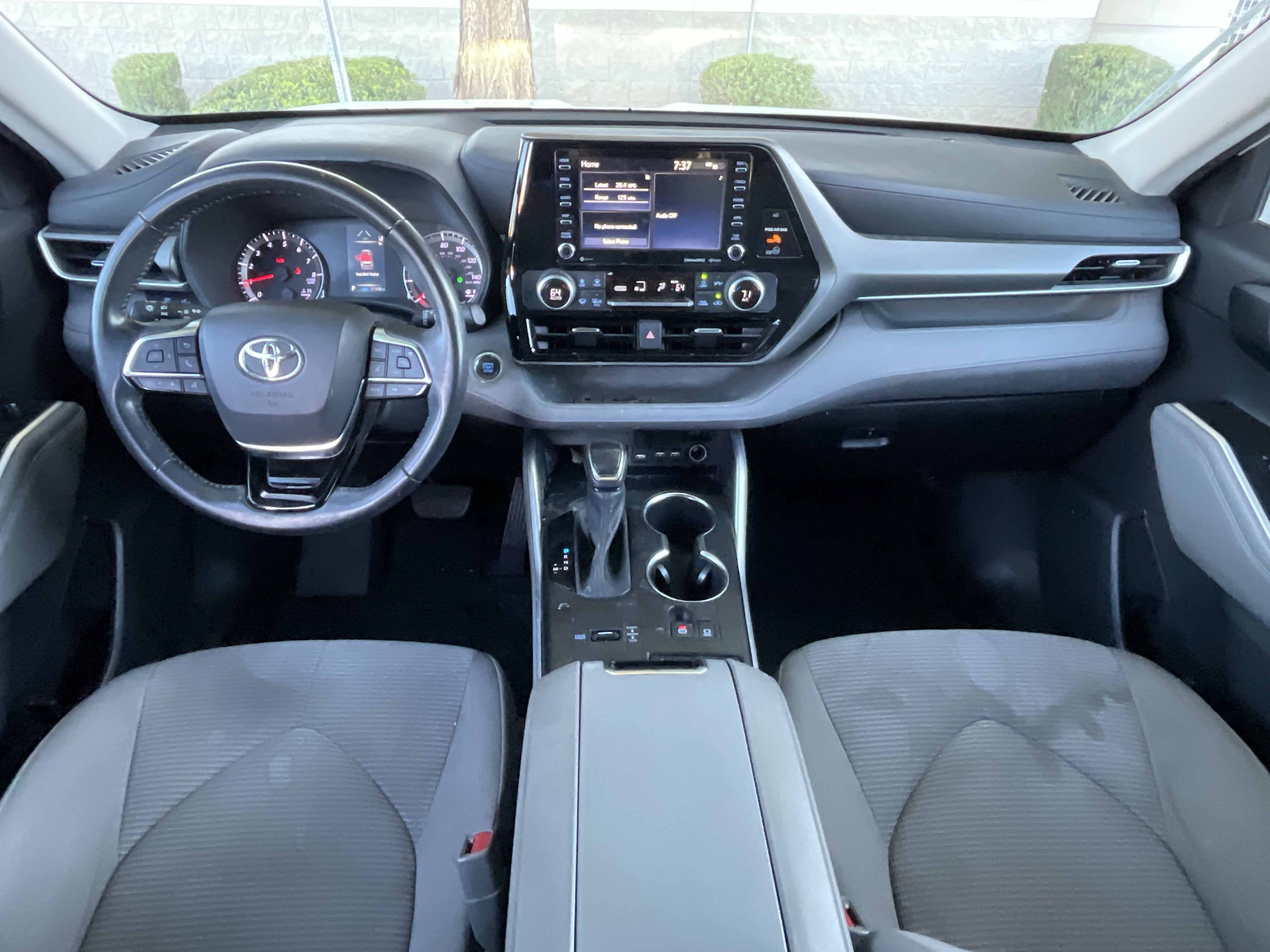 2021 Toyota Highlander LE