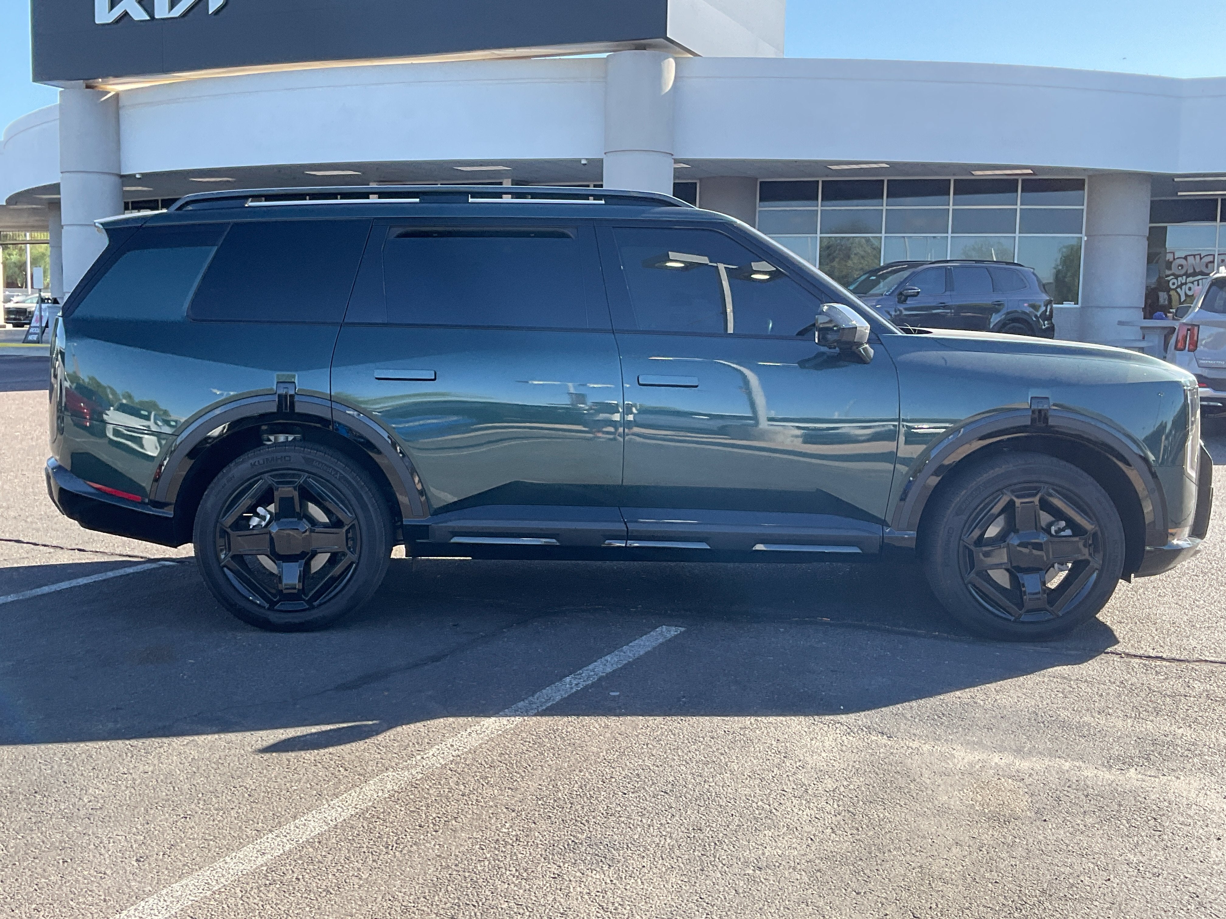 2027 Kia Telluride SX-Prestige**ALMOST NEW