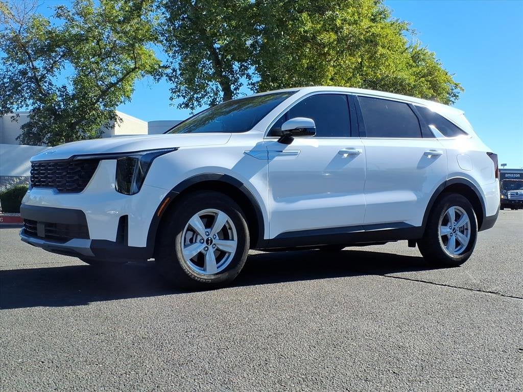 2025 Kia Sorento LX