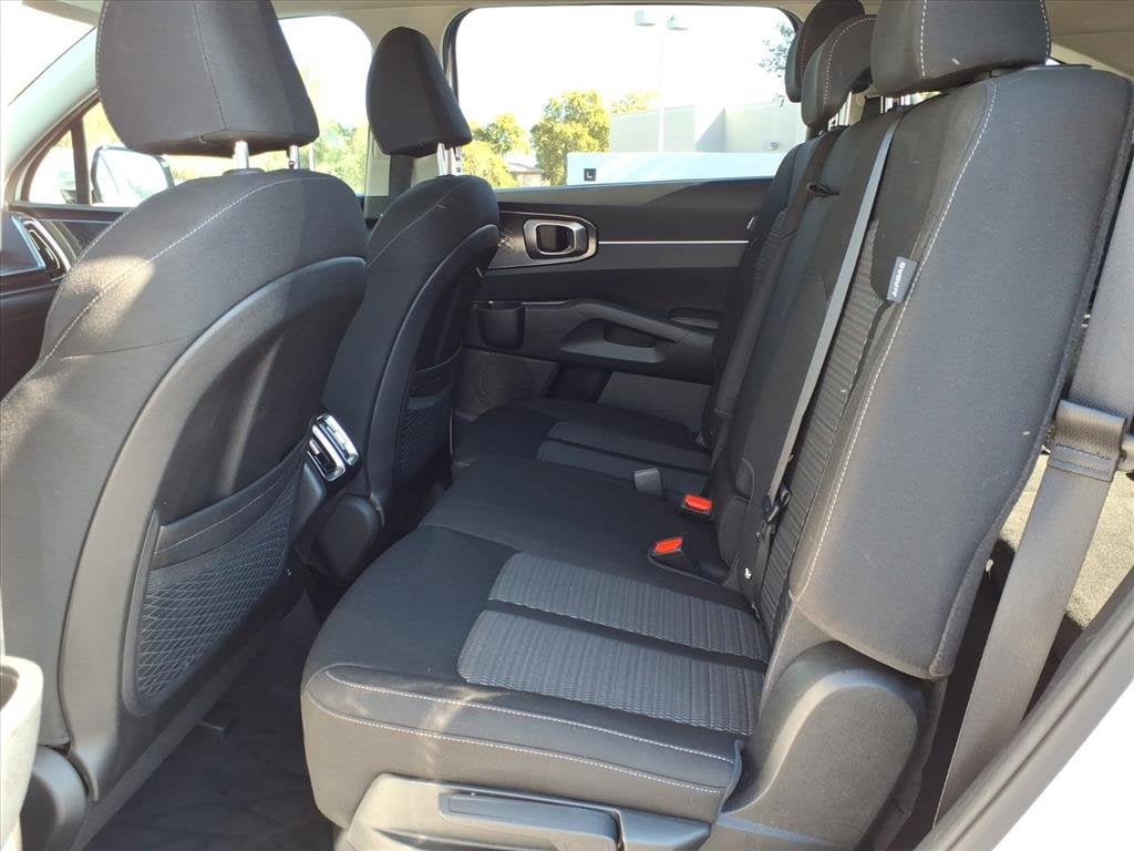 2025 Kia Sorento LX
