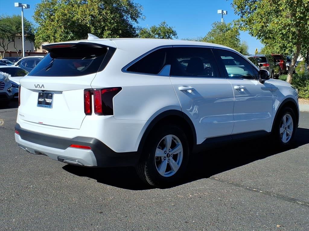 2025 Kia Sorento LX