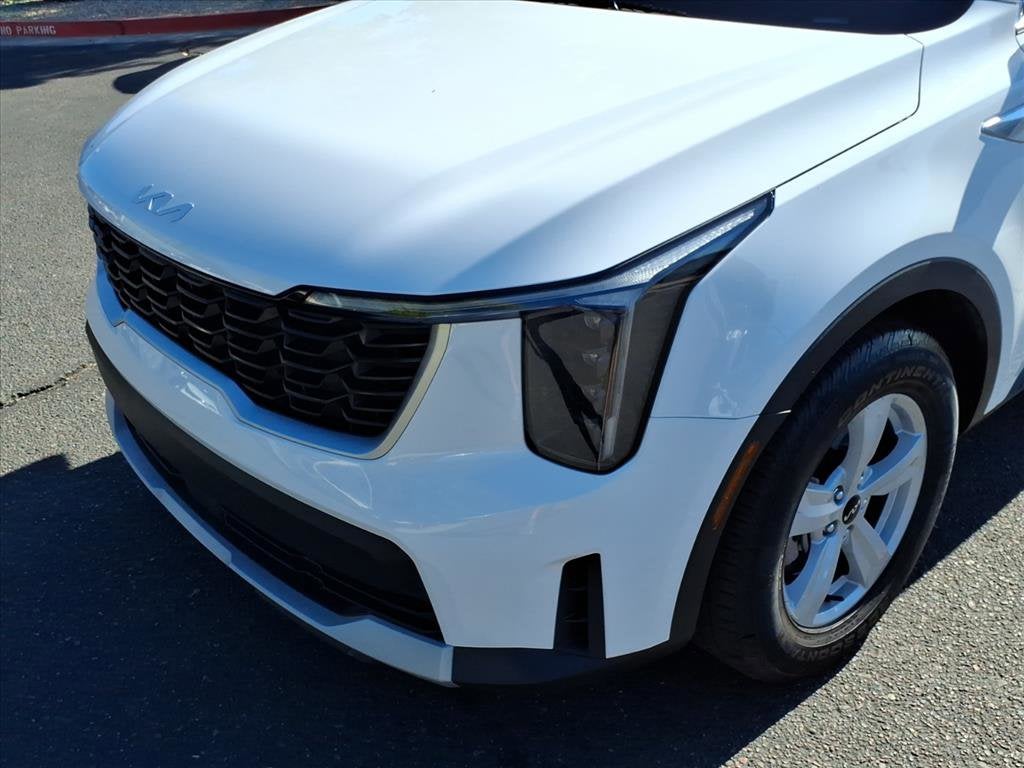 2025 Kia Sorento LX