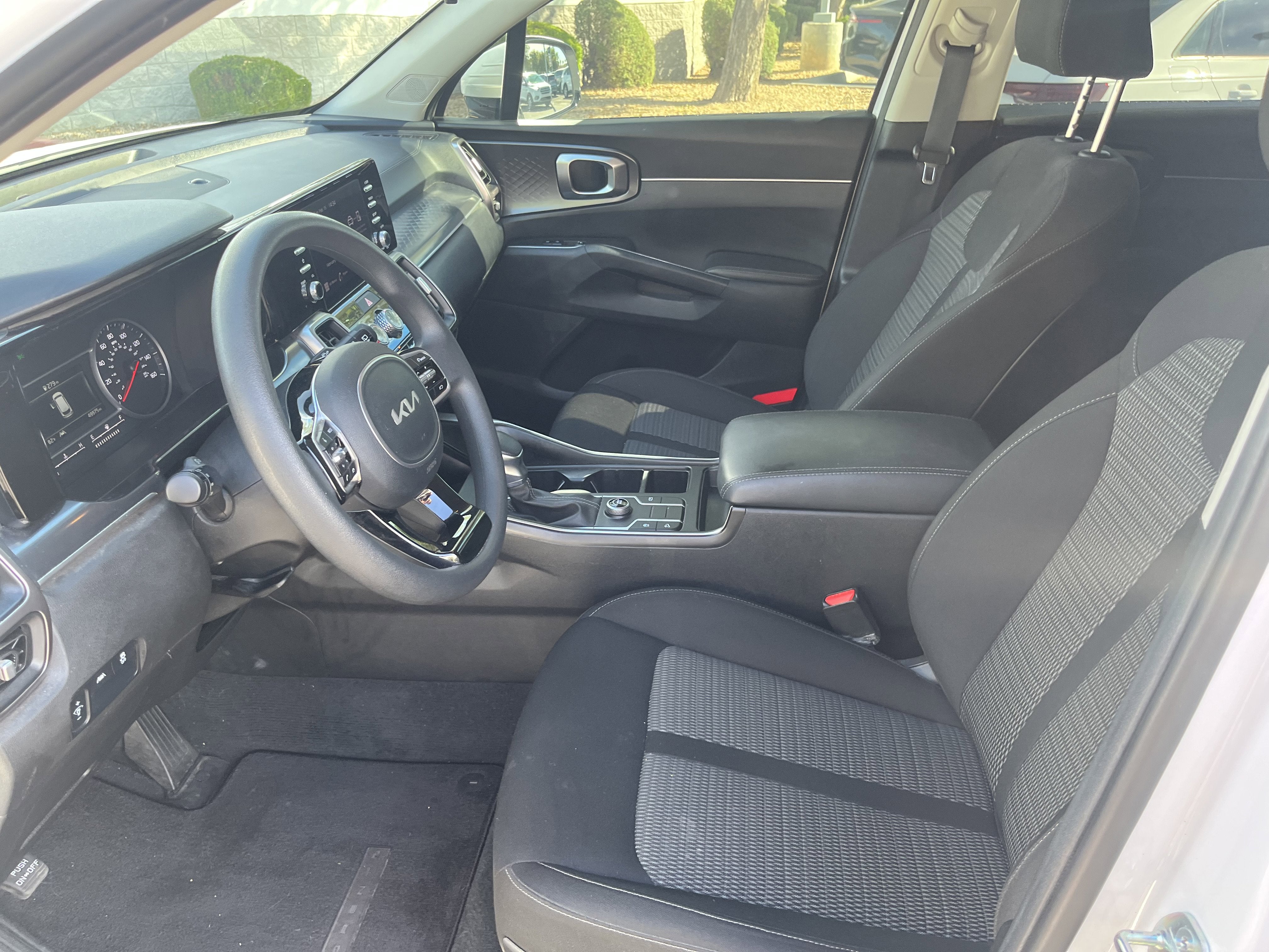 2023 Kia Sorento LX* 1 OWNER/ CLN CARFAX