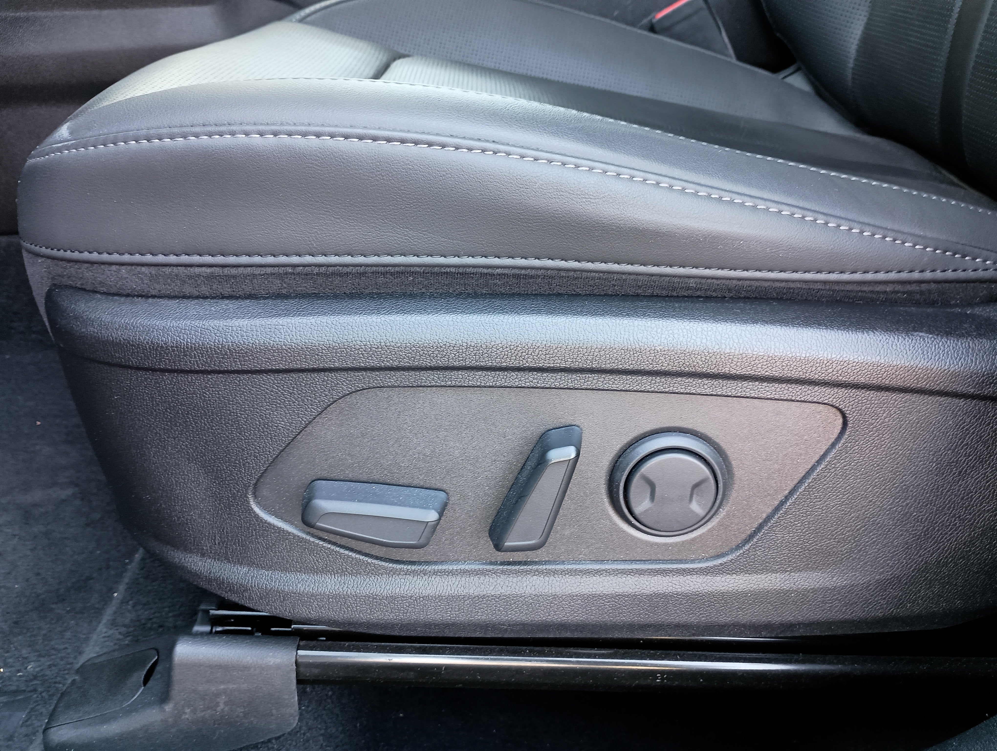 2025 Kia Sorento SX**ONLY 6K MILES STILL LIKE NEW