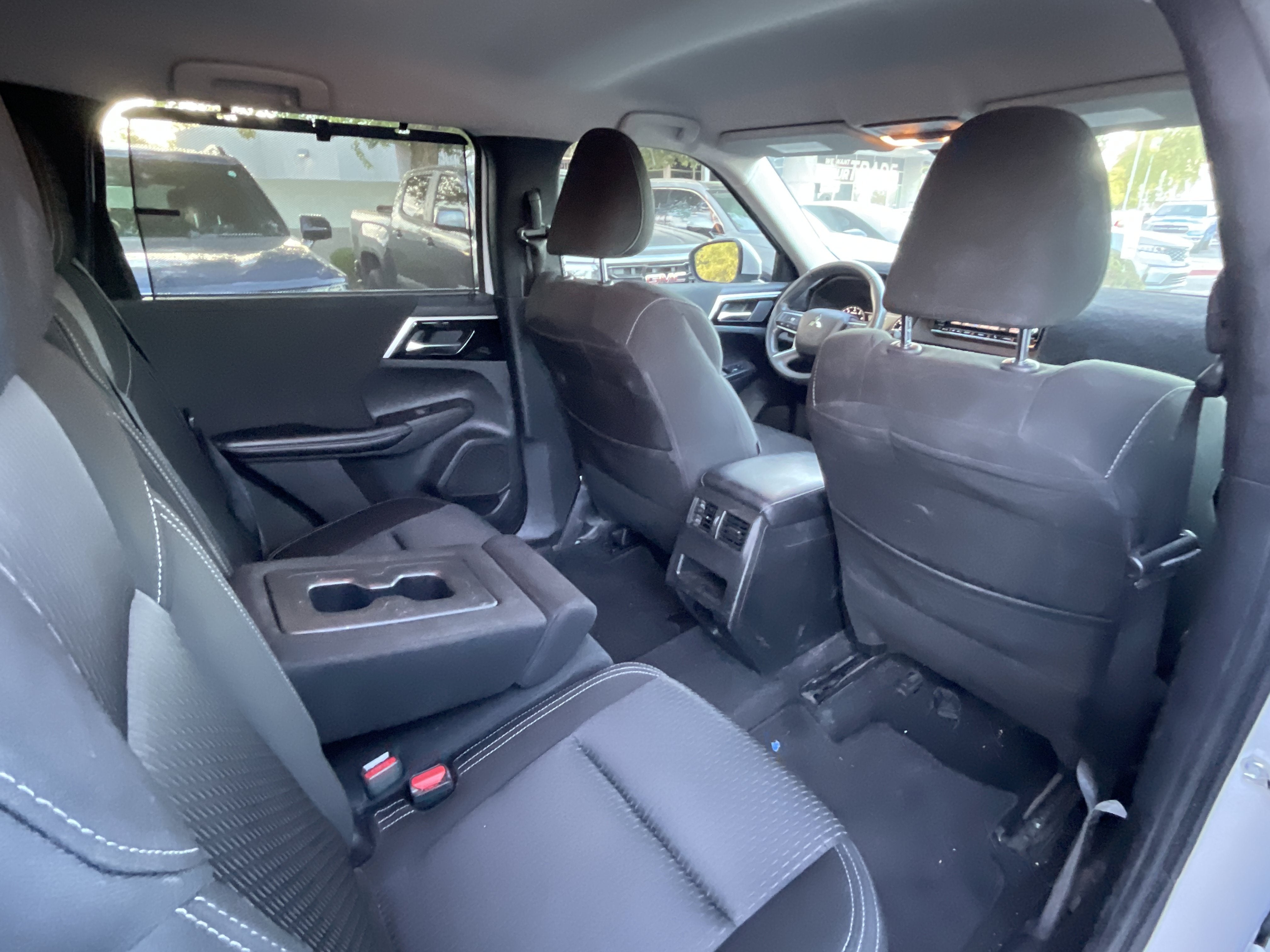 2022 Mitsubishi Outlander ES