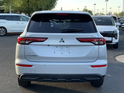 2022 Mitsubishi Outlander ES