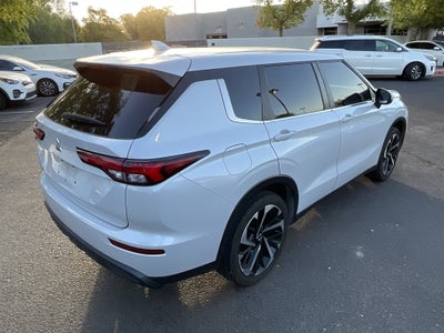 2022 Mitsubishi Outlander ES