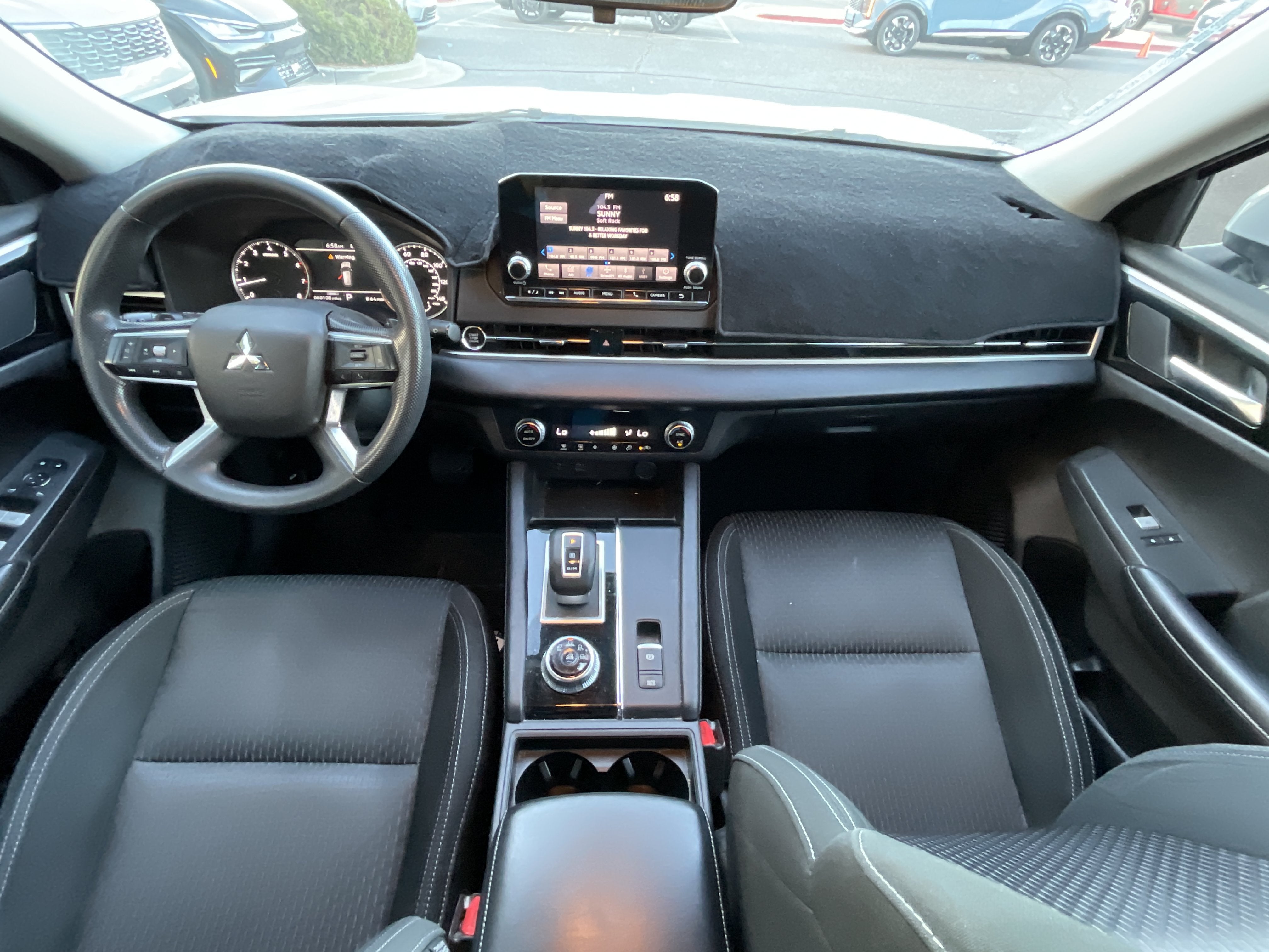 2022 Mitsubishi Outlander ES