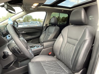 2025 Nissan Rogue Platinum