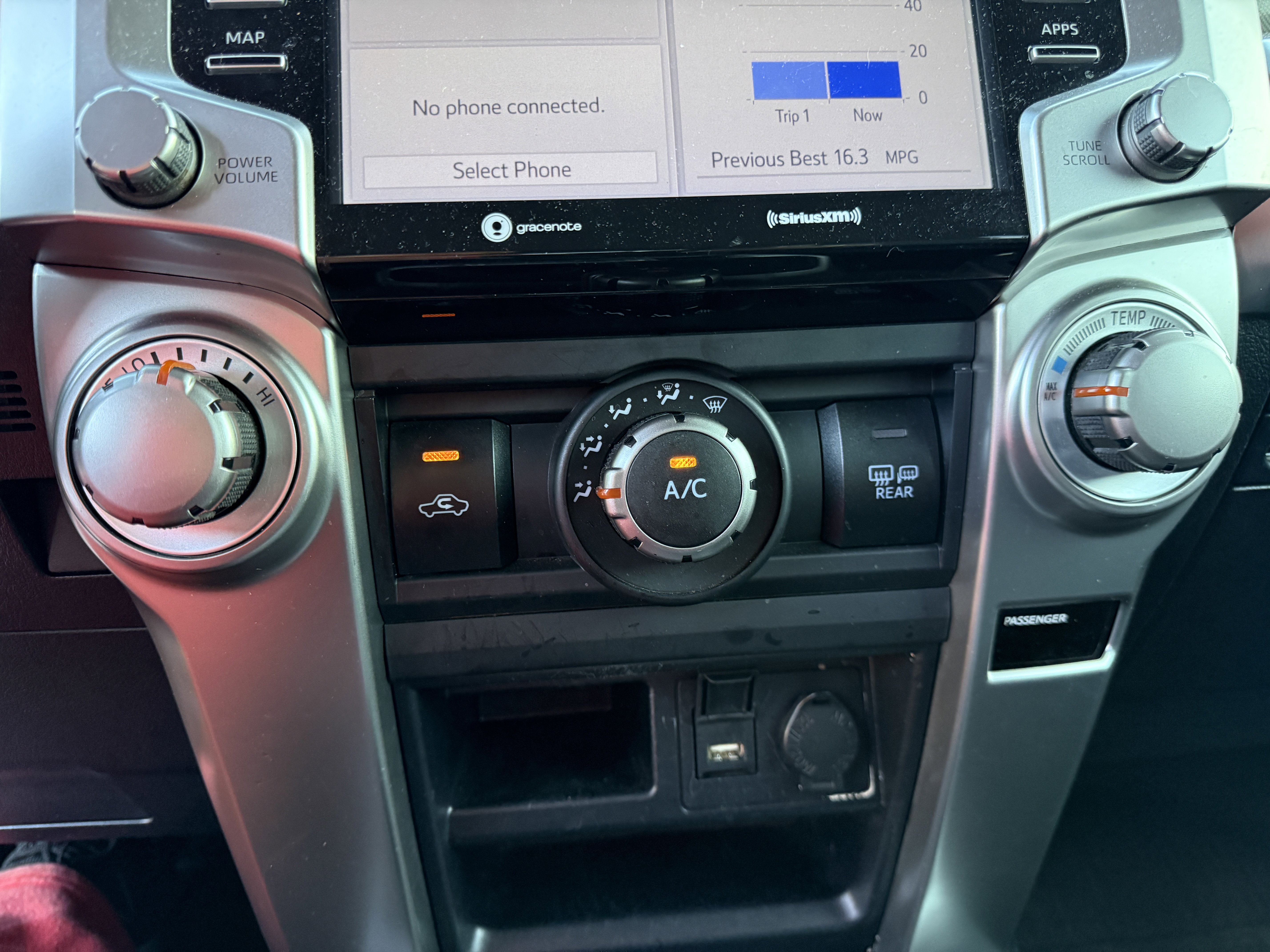 2023 Toyota 4Runner SR5**1 OWNER CLN CF8*