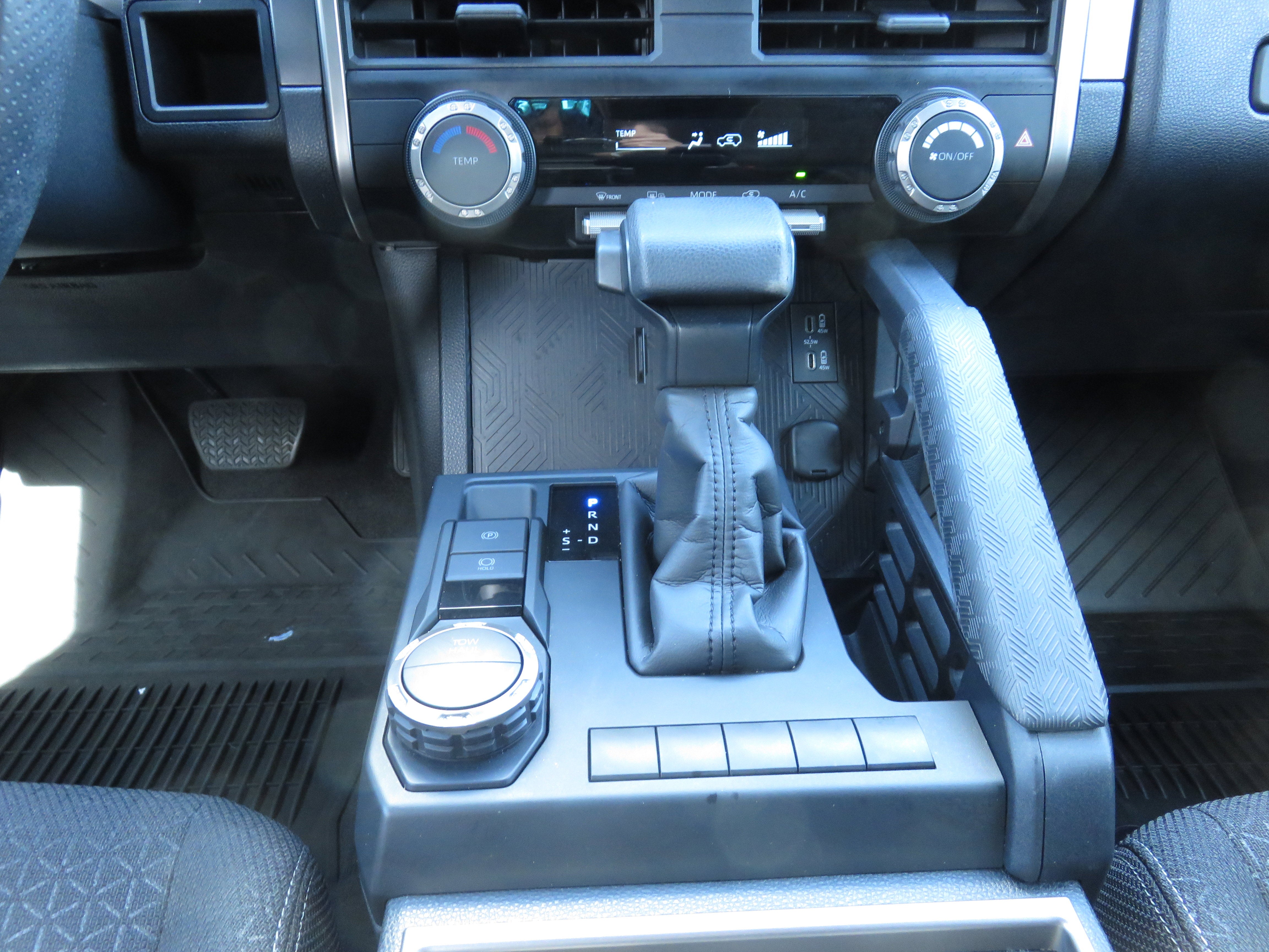 2025 Toyota 4Runner SR5**1 OWNER STILL LOOKS NEW