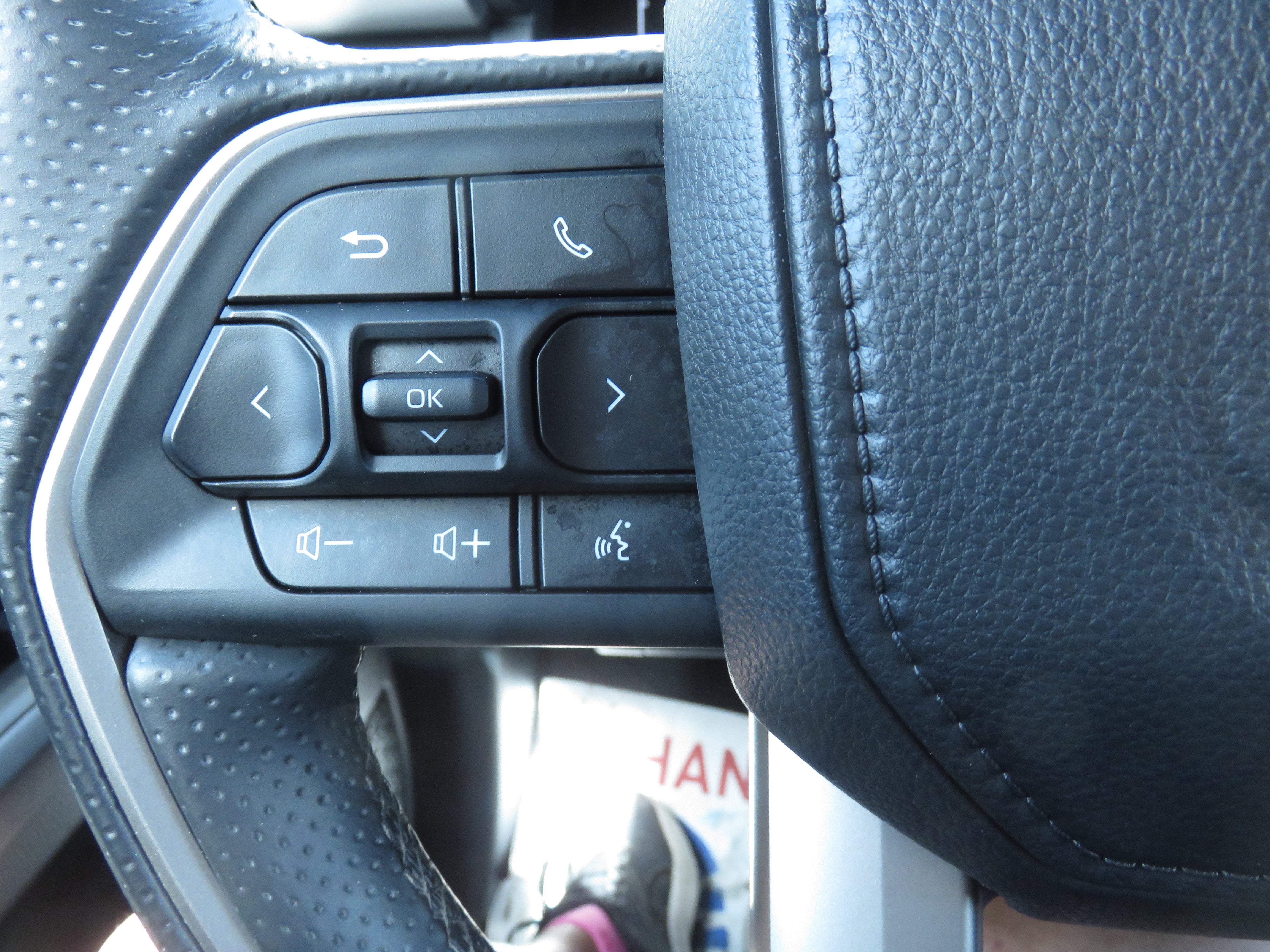 2025 Toyota 4Runner SR5**1 OWNER STILL LOOKS NEW