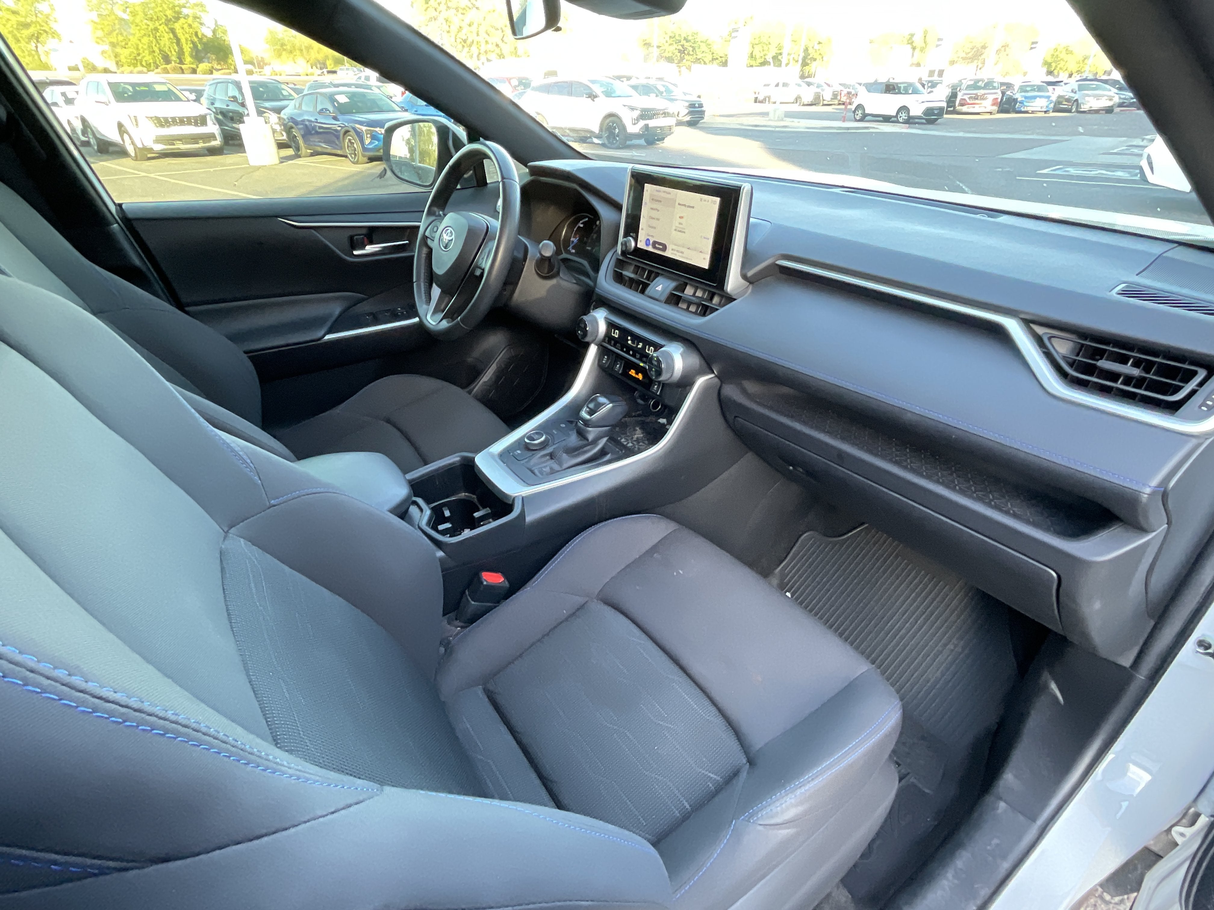 2024 Toyota RAV4 Hybrid SE