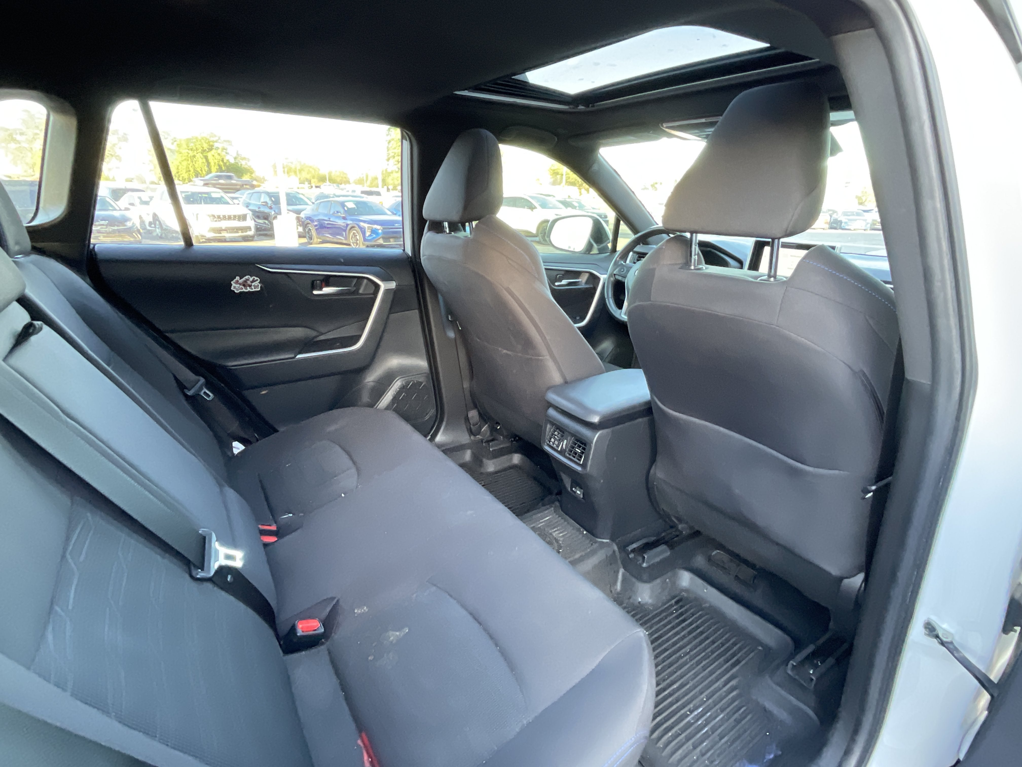 2024 Toyota RAV4 Hybrid SE