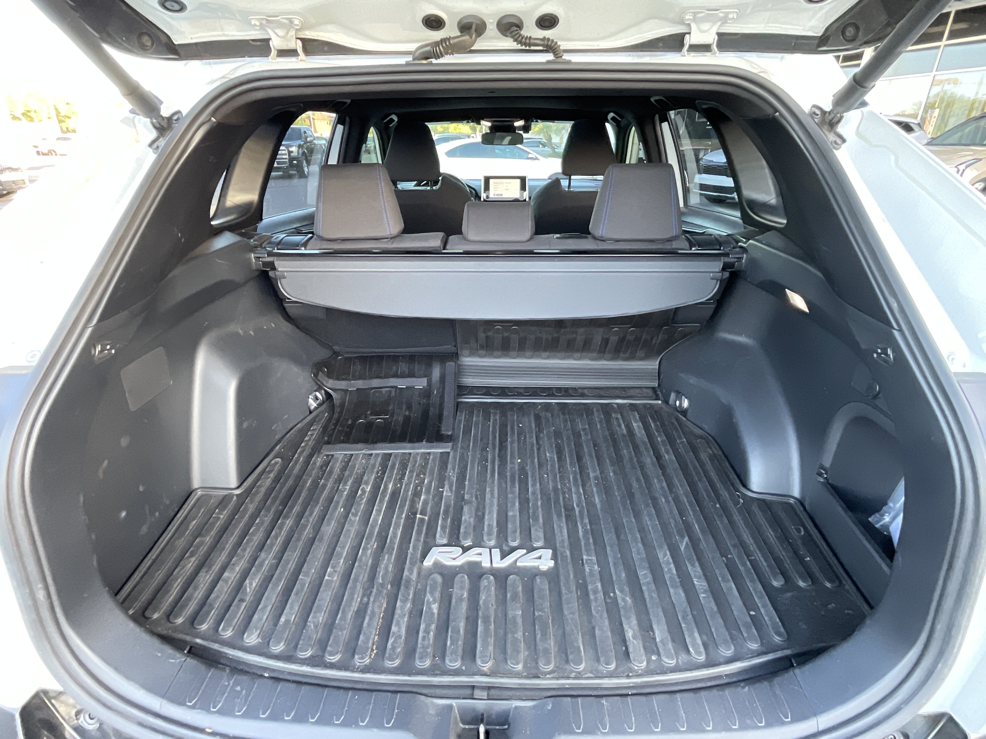 2024 Toyota RAV4 Hybrid SE