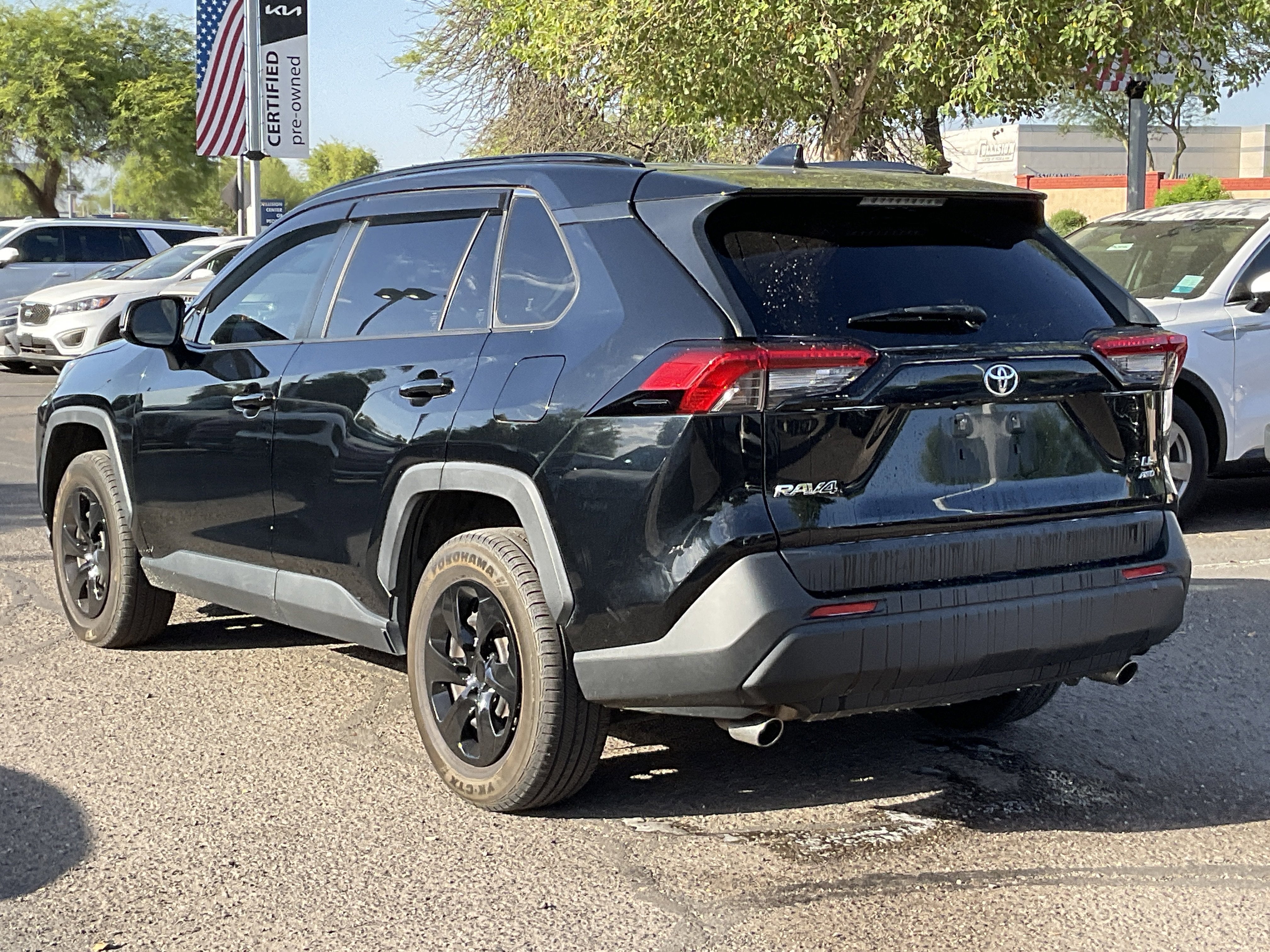 2020 Toyota RAV4 LE