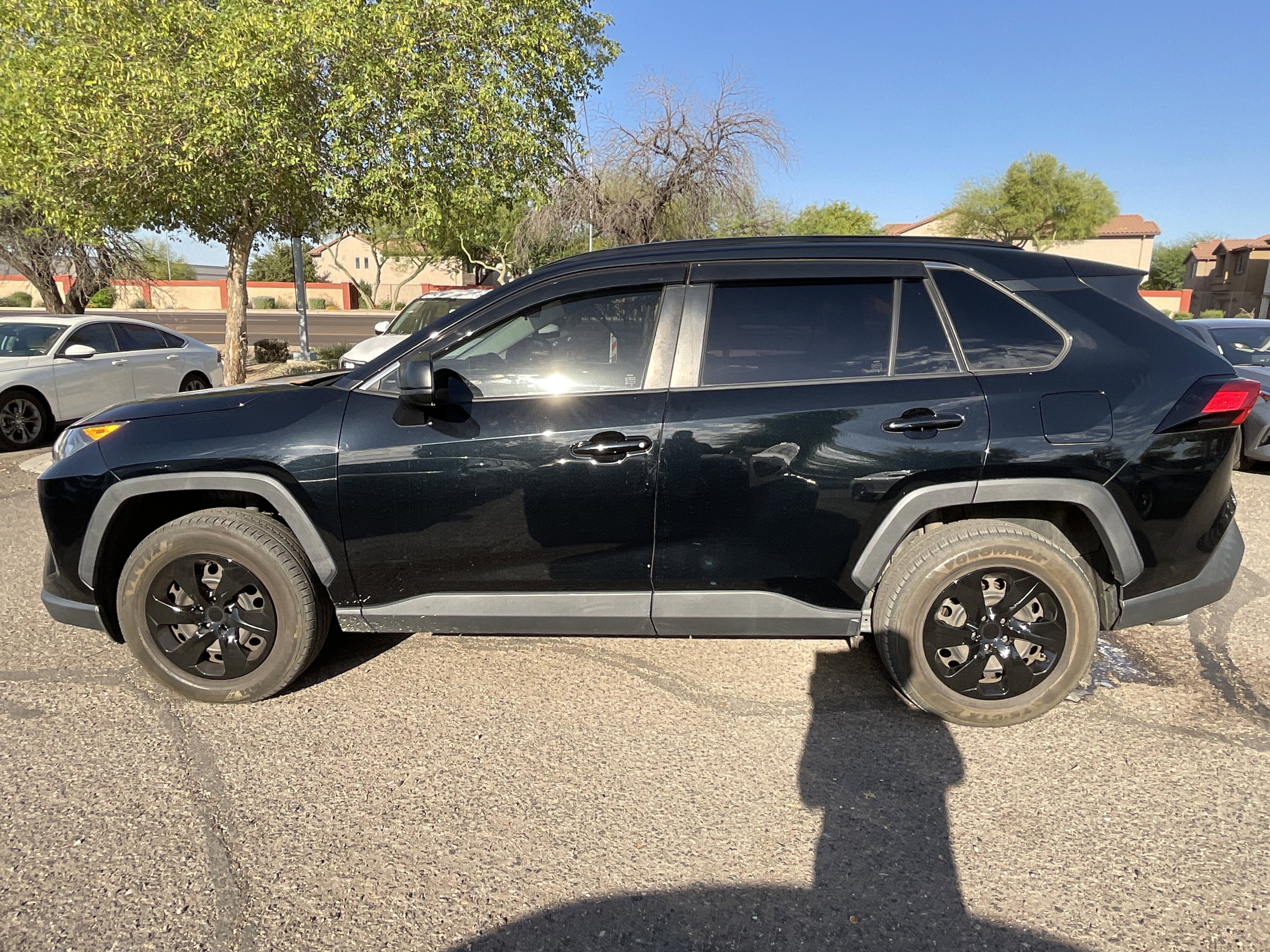 2020 Toyota RAV4 LE