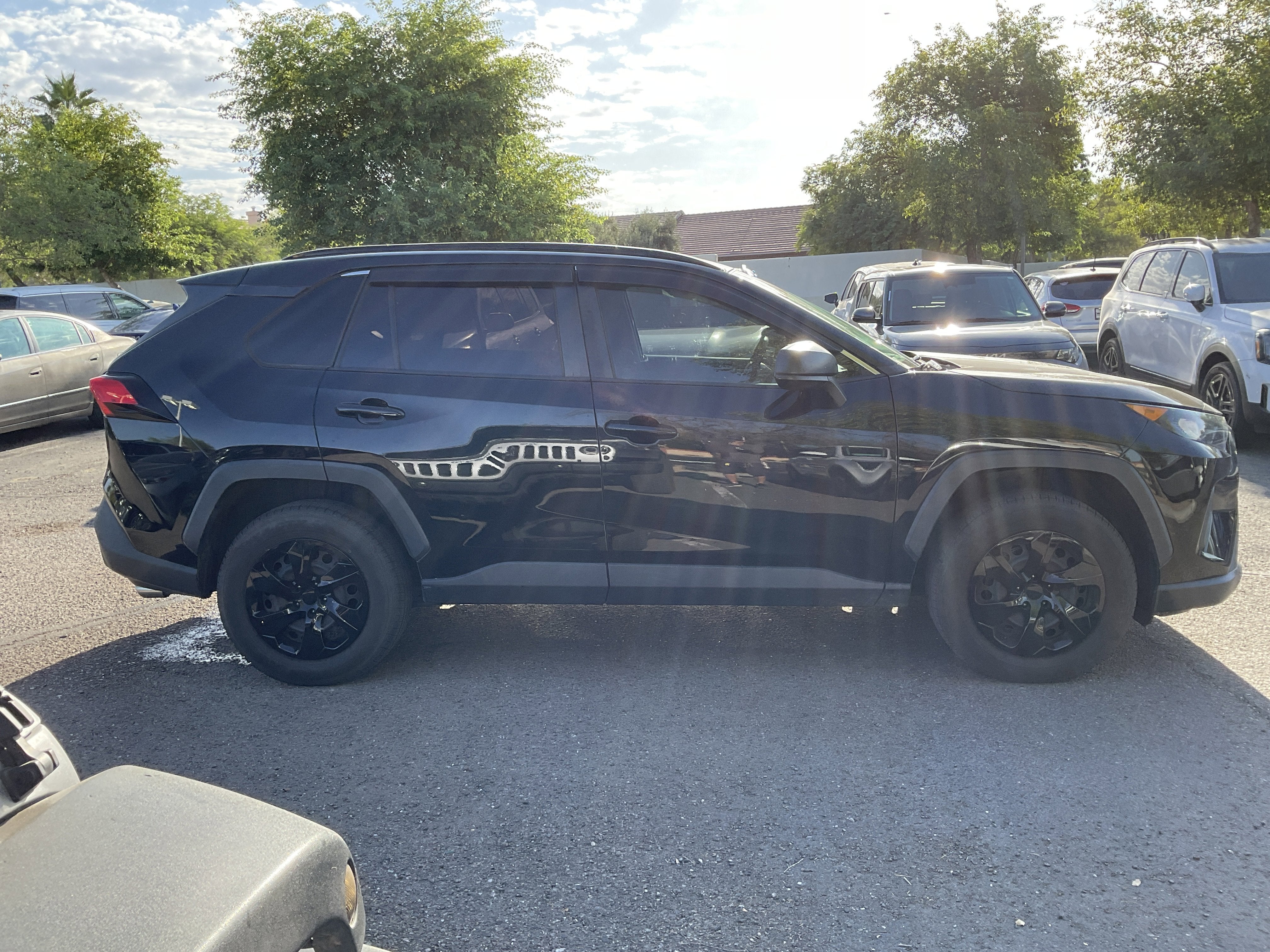 2020 Toyota RAV4 LE