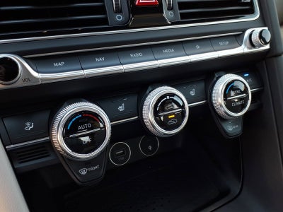 2022 Genesis G70 2.0T* LOW MILES/ CLEAN CAFAX