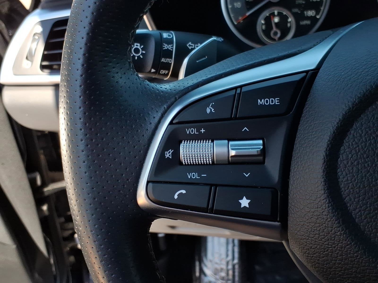 2022 Genesis G70 2.0T* LOW MILES/ CLEAN CAFAX