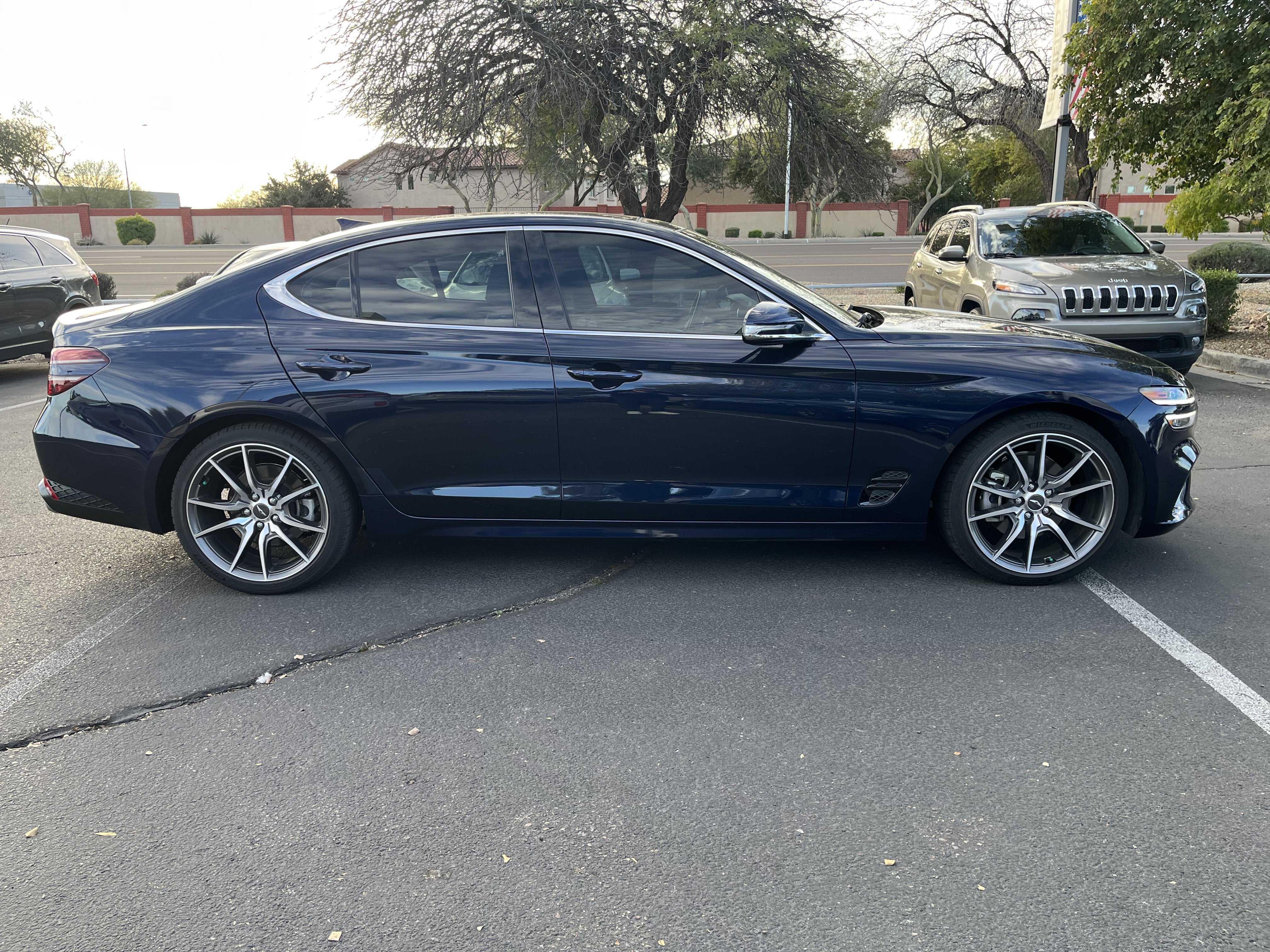 2022 Genesis G70 2.0T* LOW MILES/ CLEAN CAFAX