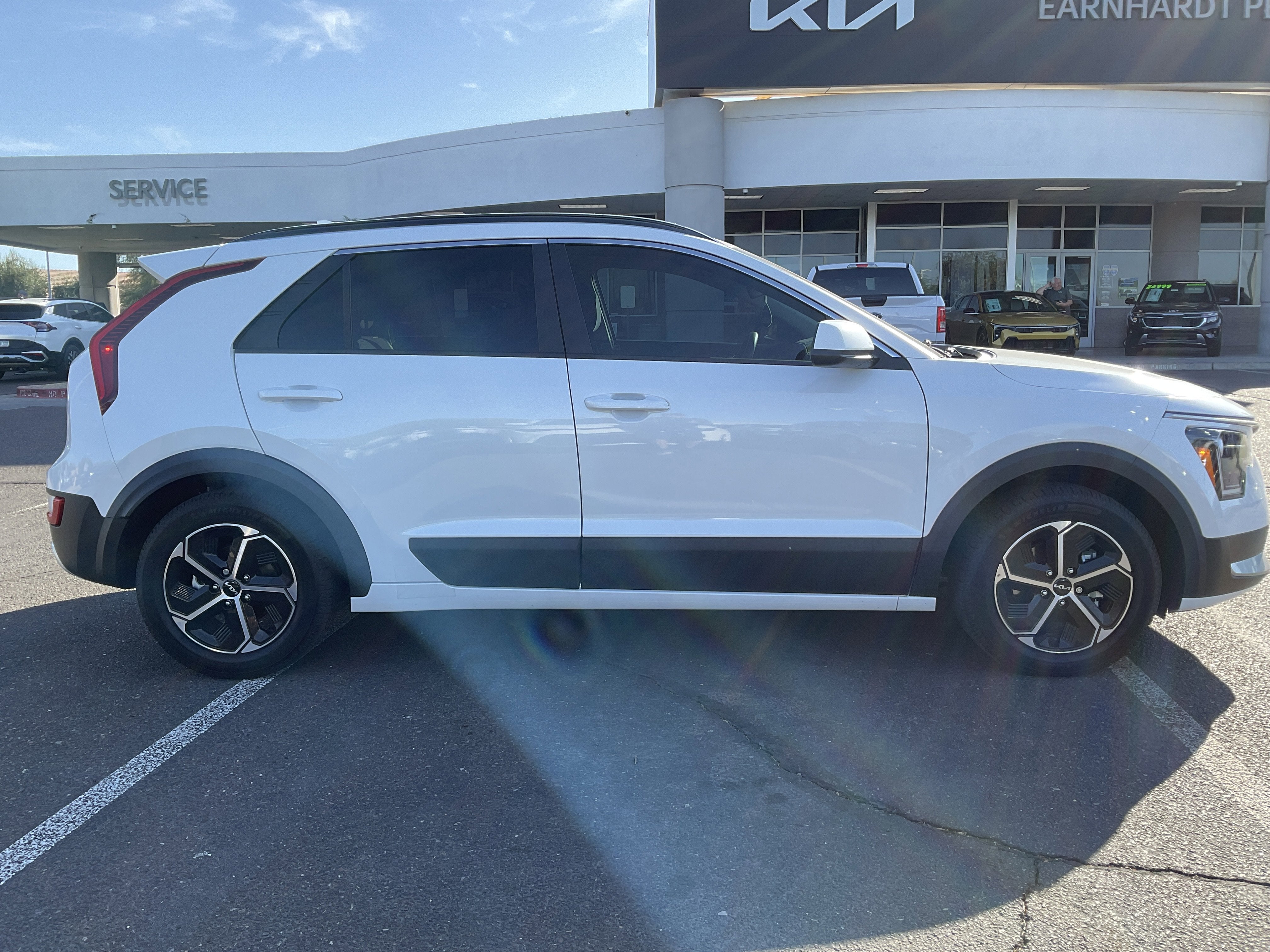 2024 Kia Niro LX* 1 OWNER/ CLEAN CARFAX