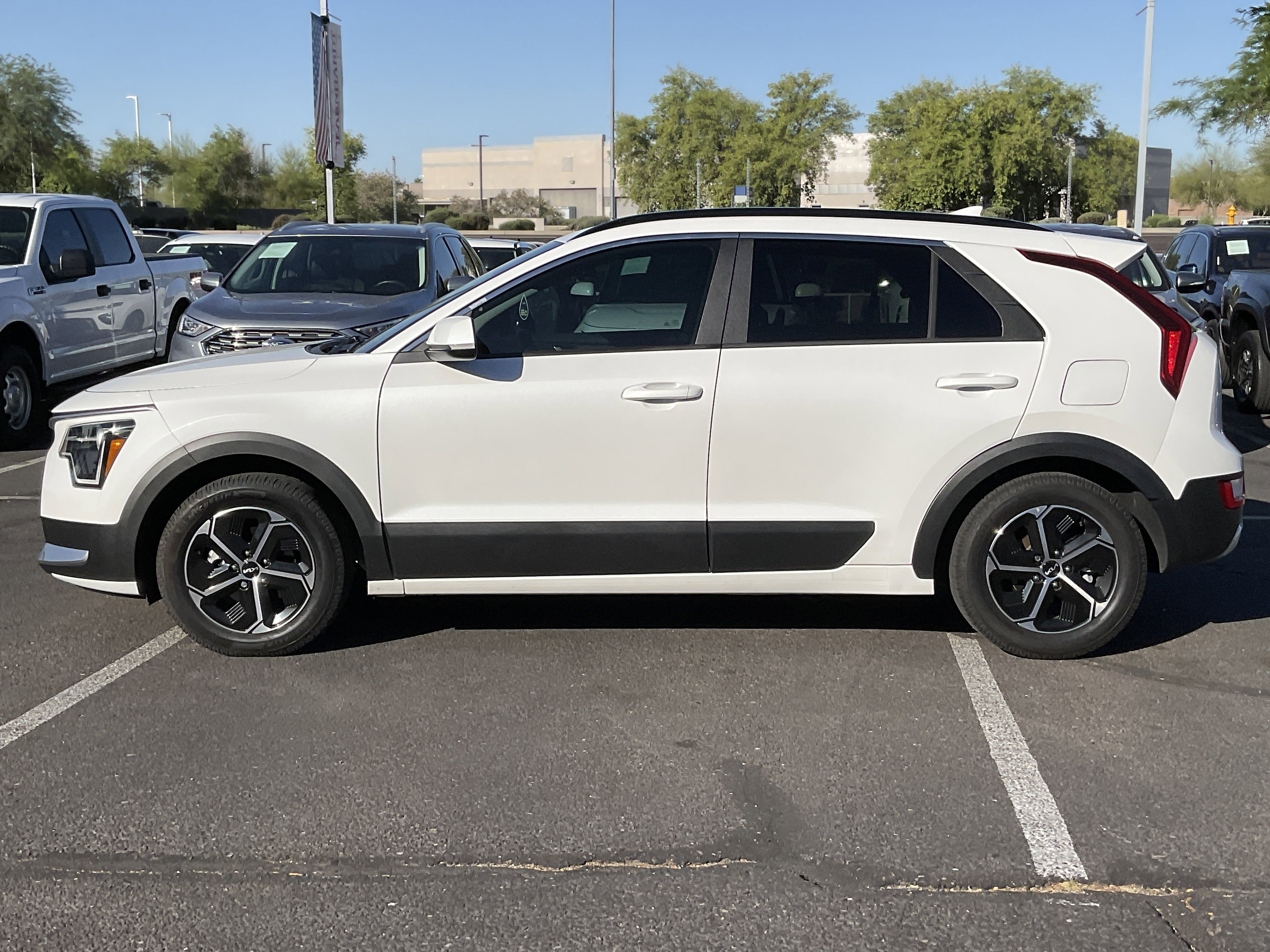 2024 Kia Niro LX* 1 OWNER/ CLEAN CARFAX
