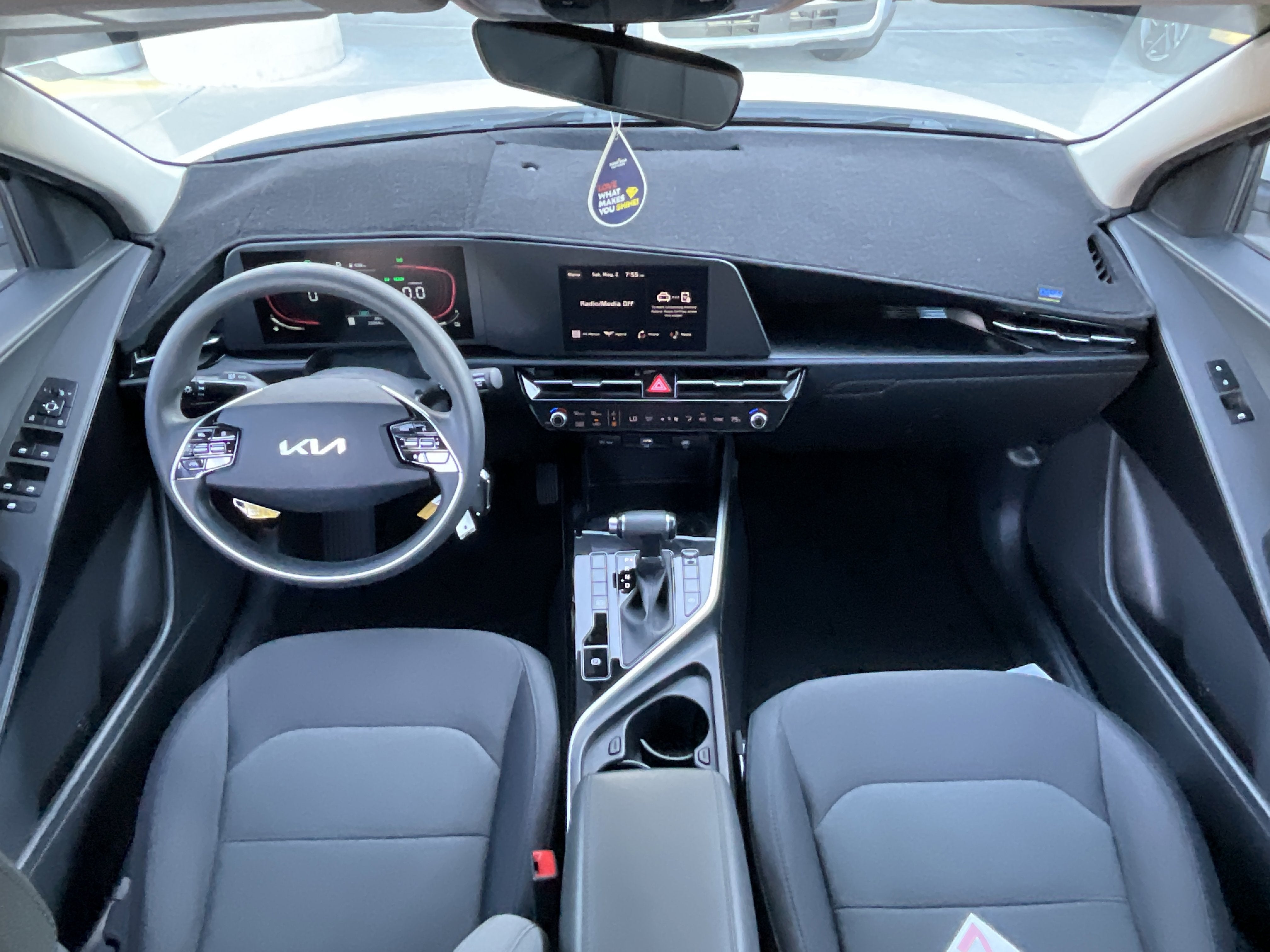 2024 Kia Niro LX* 1 OWNER/ CLEAN CARFAX