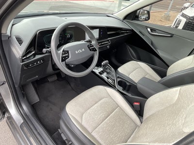 2024 Kia Niro SX