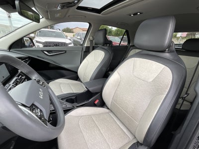 2024 Kia Niro SX
