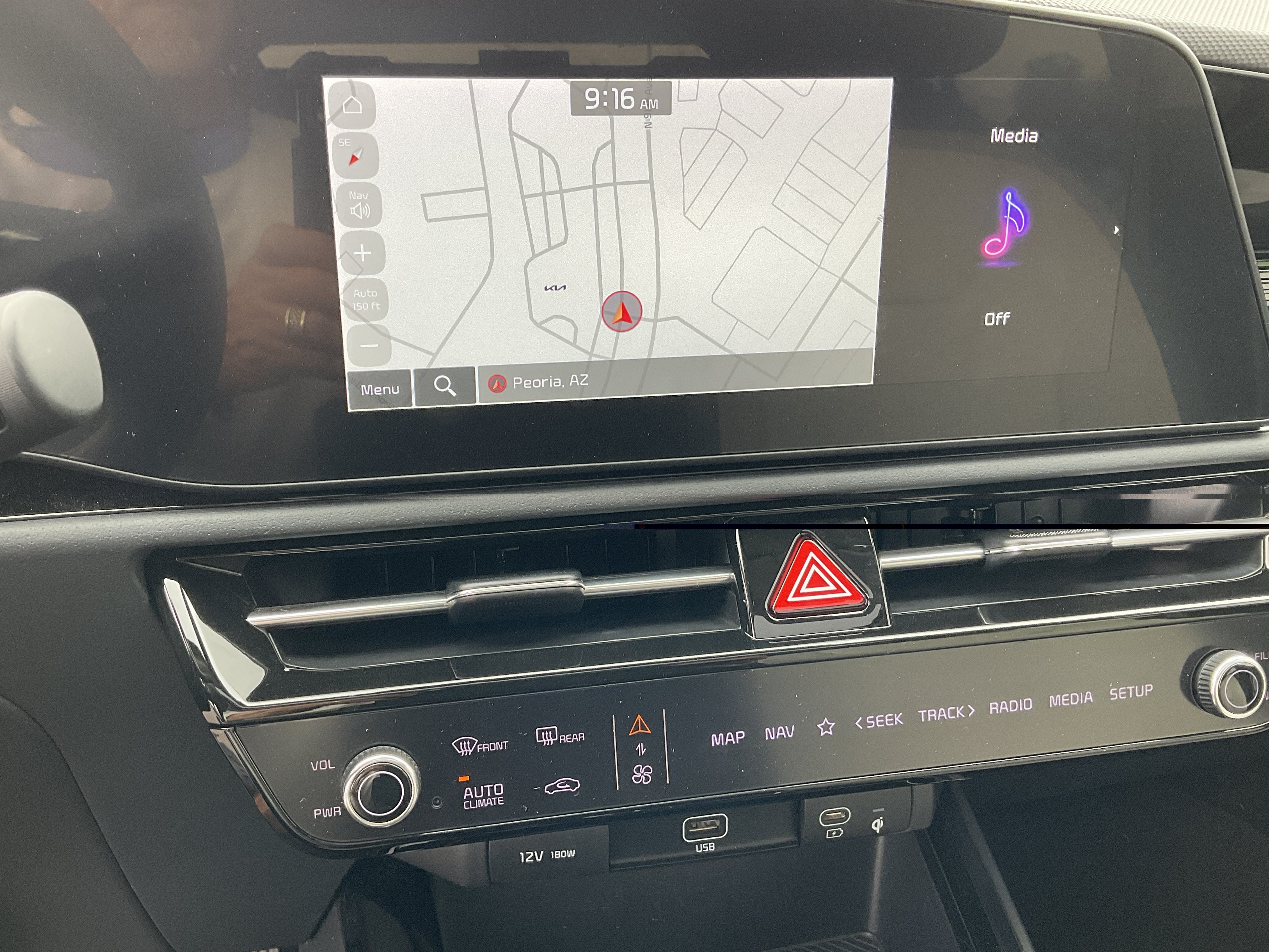 2024 Kia Niro SX