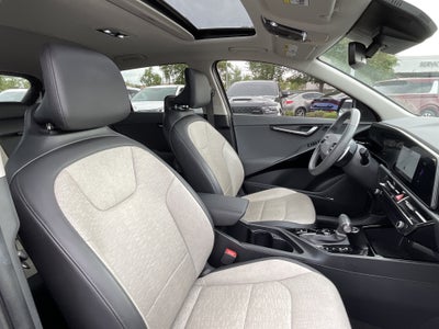 2024 Kia Niro SX
