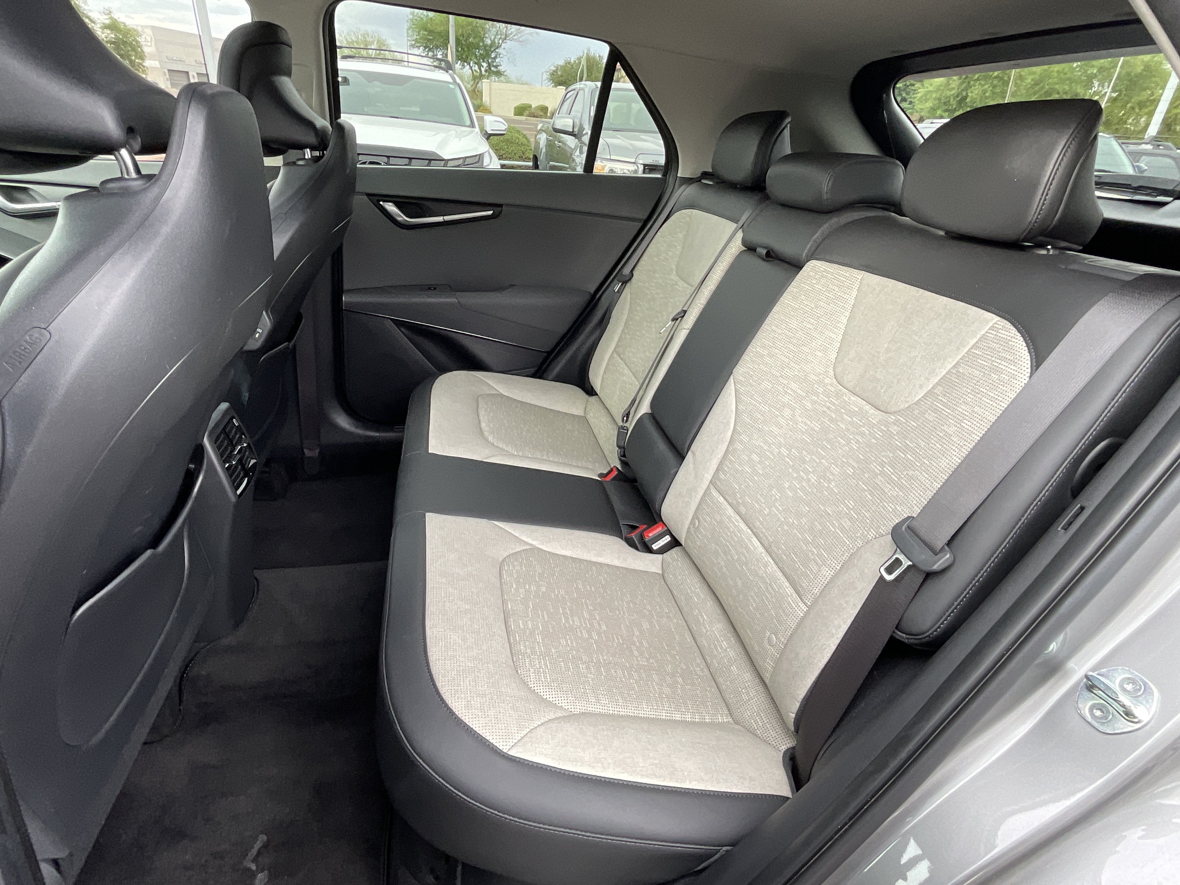 2024 Kia Niro SX